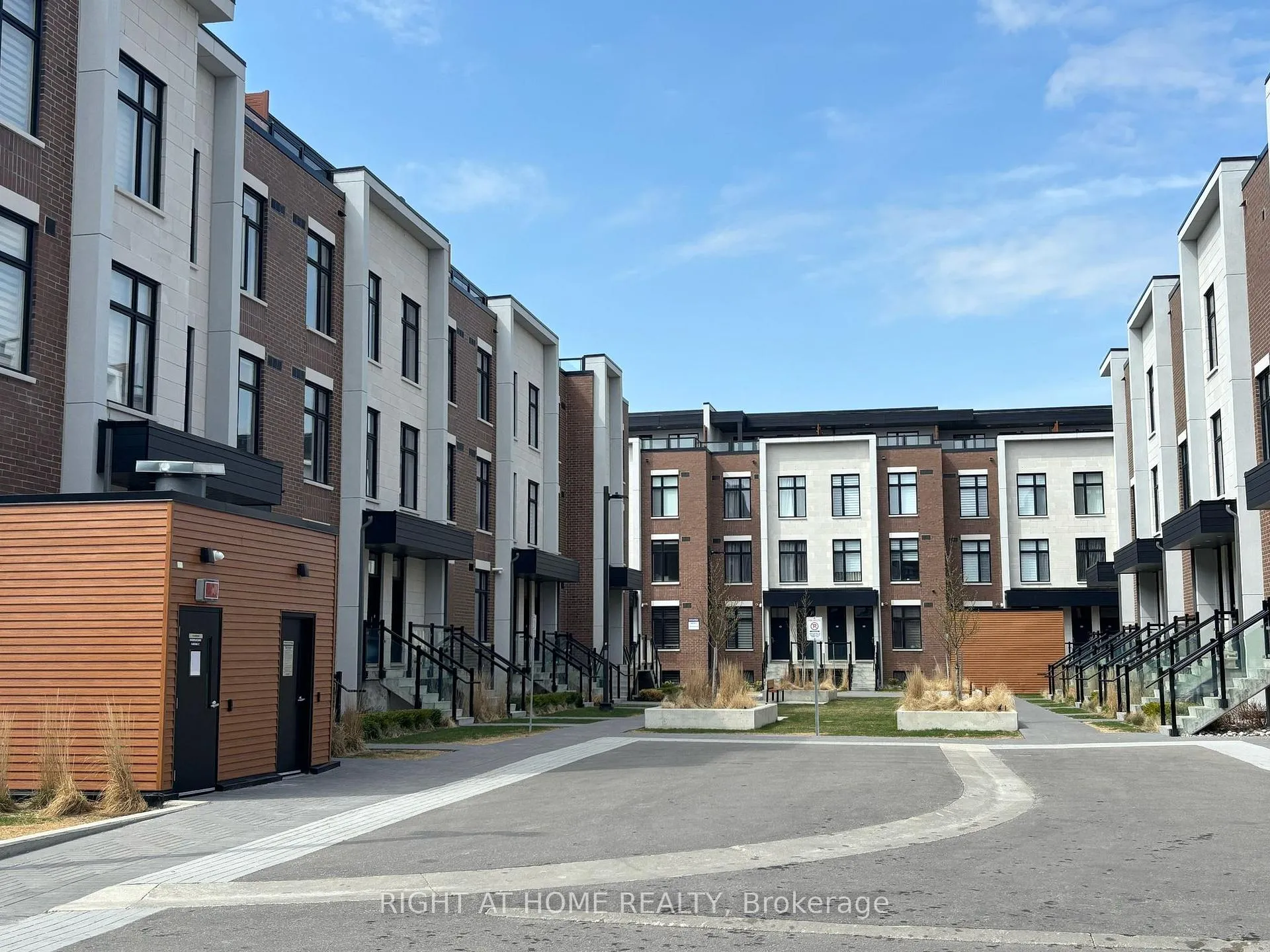Photo 3 of Unit U228, 9570 Islington Avenue W, Vaughan, Sonoma Heights — HOMEH