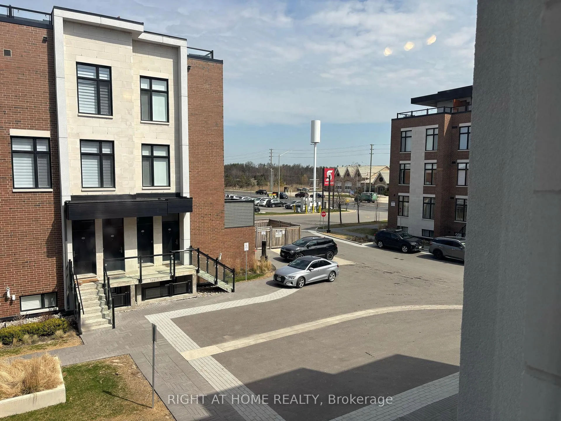 Photo 5 of Unit U228, 9570 Islington Avenue W, Vaughan, Sonoma Heights — HOMEH