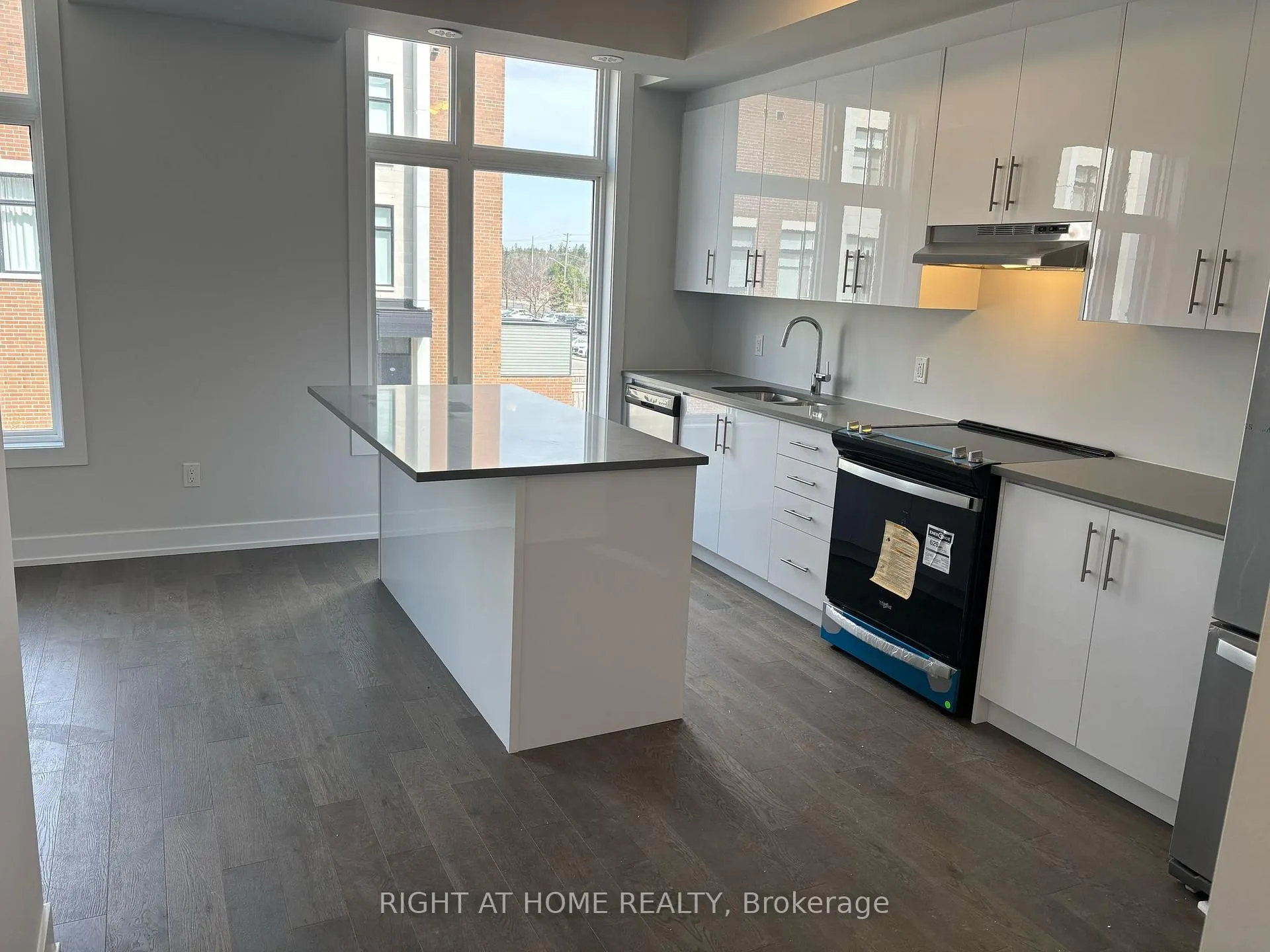 Photo 9 of Unit U228, 9570 Islington Avenue W, Vaughan, Sonoma Heights — HOMEH
