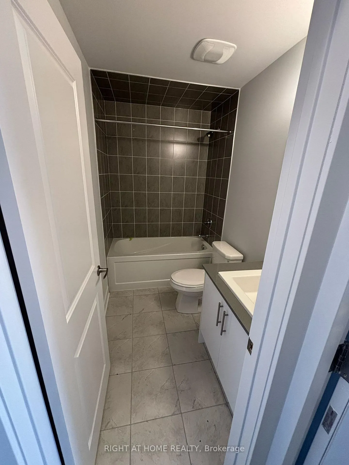 Photo 14 of Unit U228, 9570 Islington Avenue W, Vaughan, Sonoma Heights — HOMEH