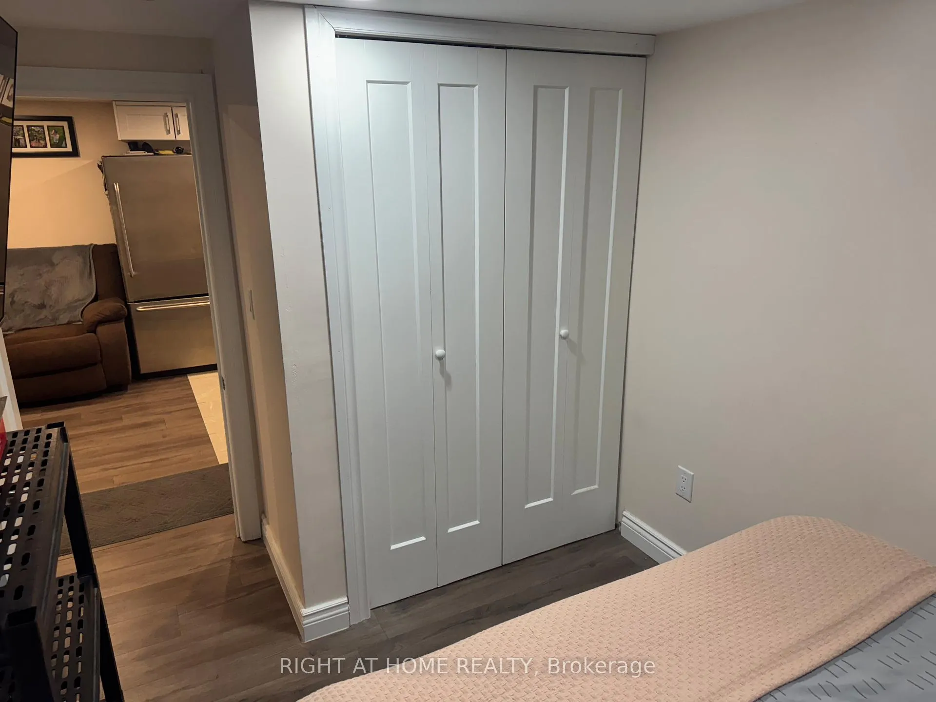 Photo 8 of Unit Apt B, 841 Reytan Boulevard, Pickering, Bay Ridges — HOMEH