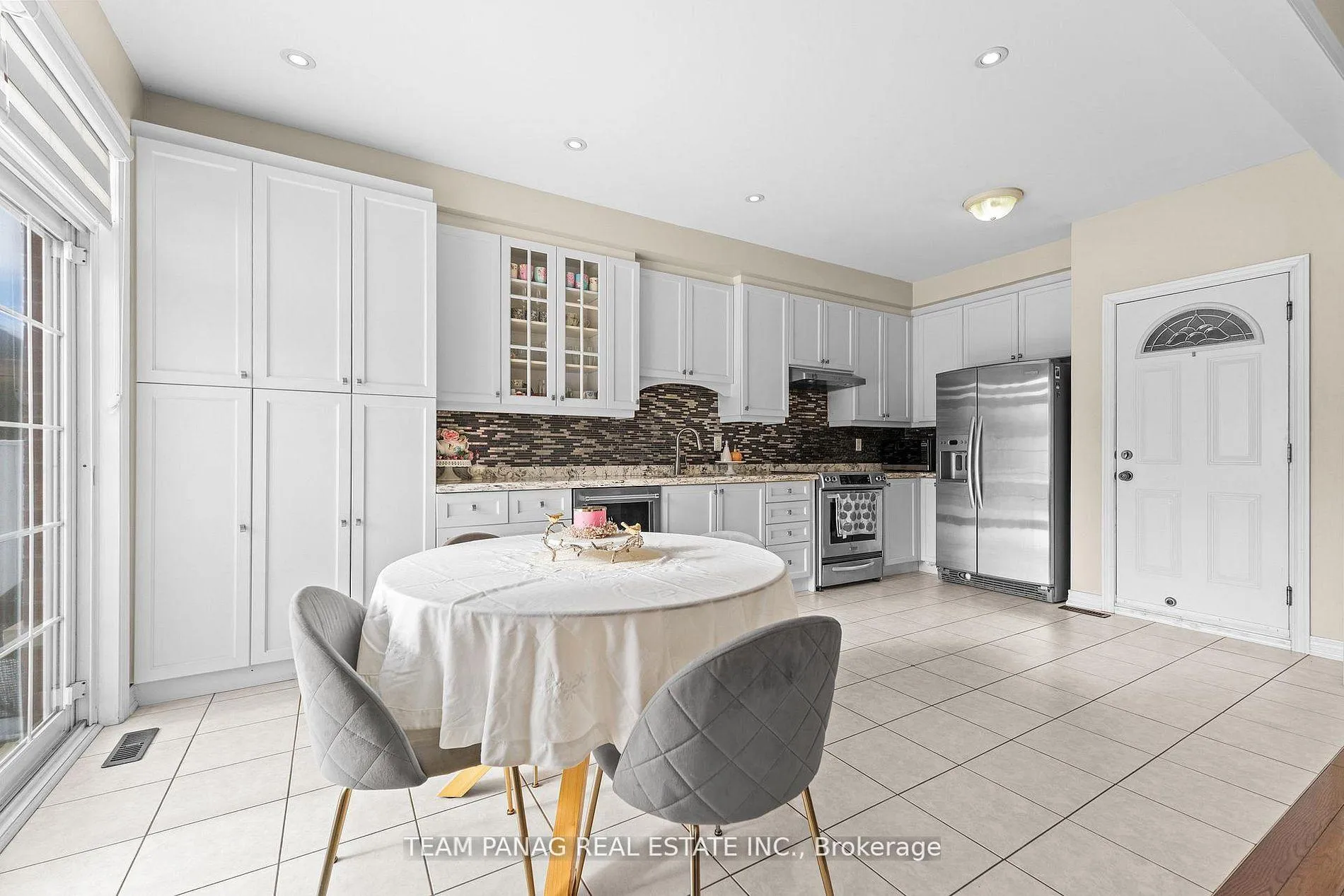 Photo 11 of 66 Tobermory Crescent, Brampton, Madoc — HOMEH
