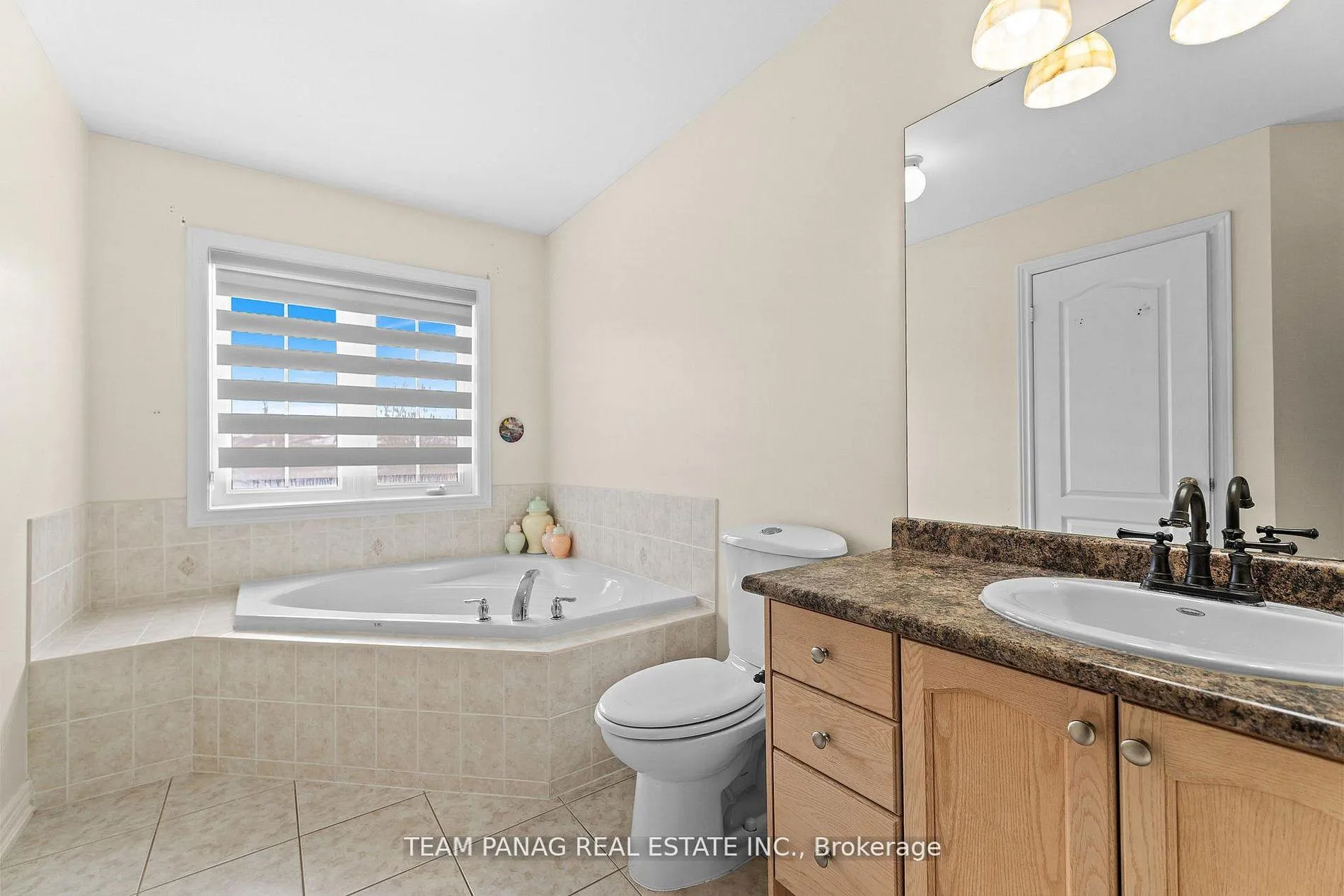 Photo 20 of 66 Tobermory Crescent, Brampton, Madoc — HOMEH