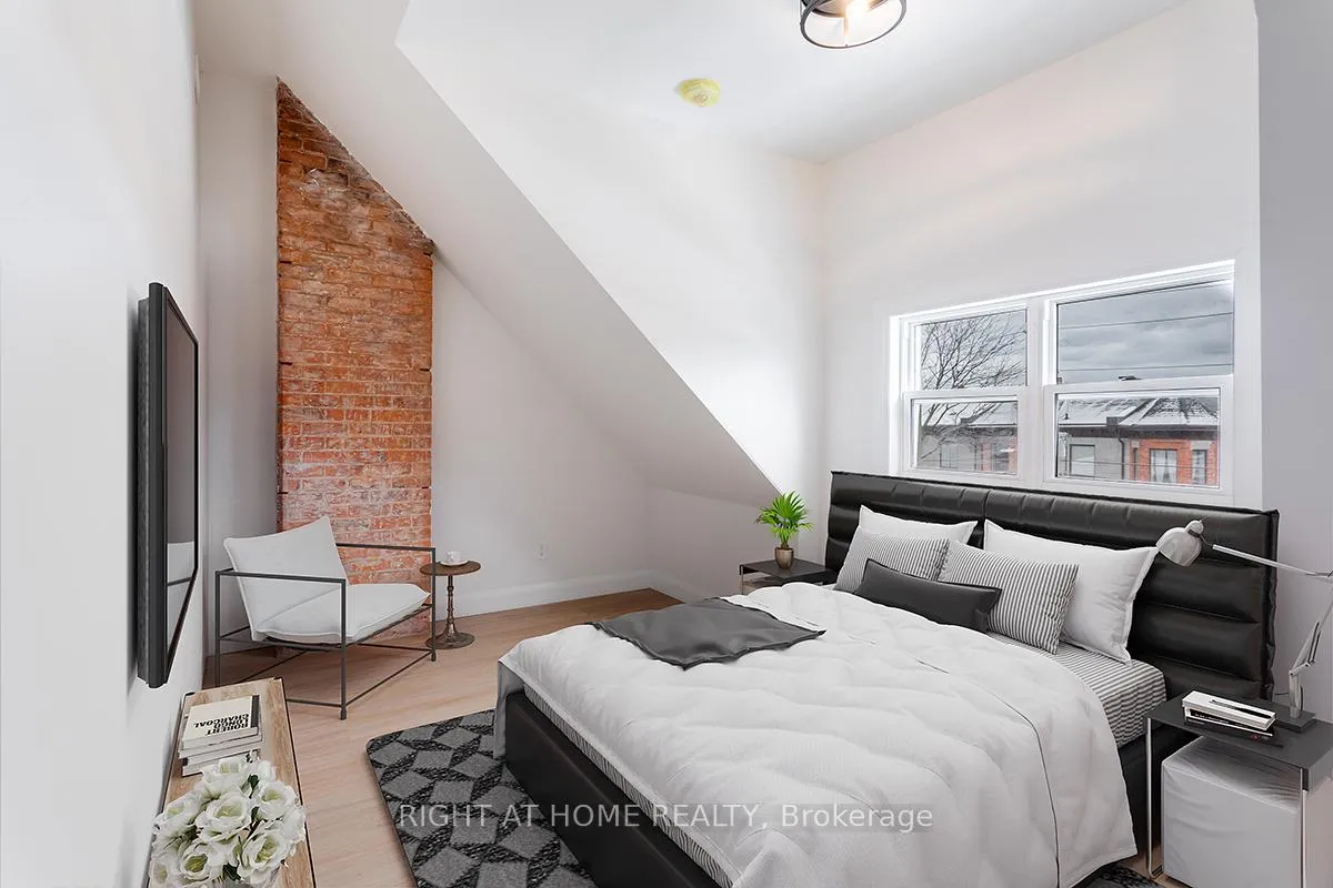 Photo 1 of Unit 3, 115 Catharine Street N, Hamilton, Beasley — HOMEH