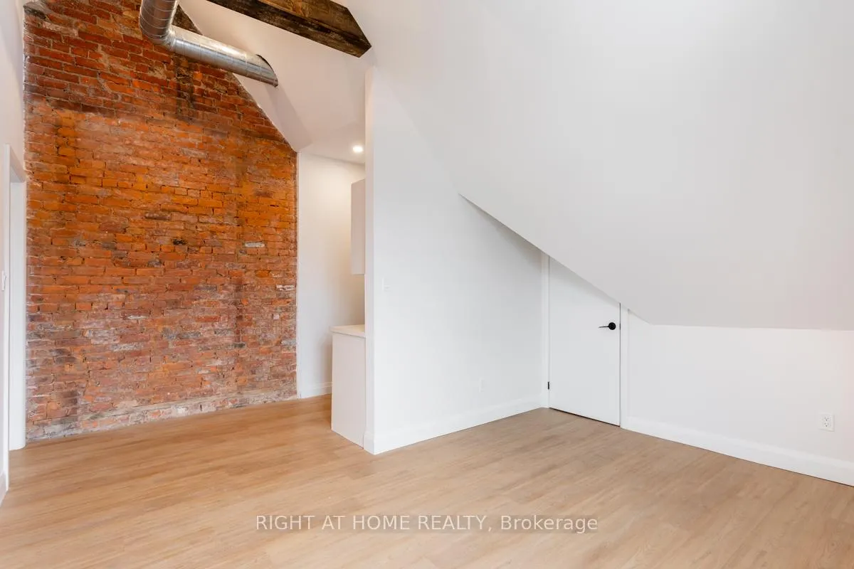 Photo 7 of Unit 3, 115 Catharine Street N, Hamilton, Beasley — HOMEH