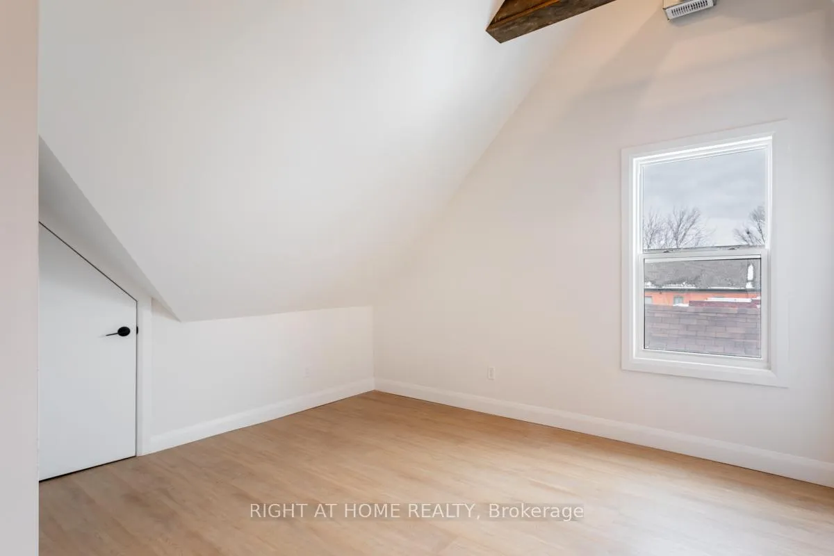 Photo 12 of Unit 3, 115 Catharine Street N, Hamilton, Beasley — HOMEH