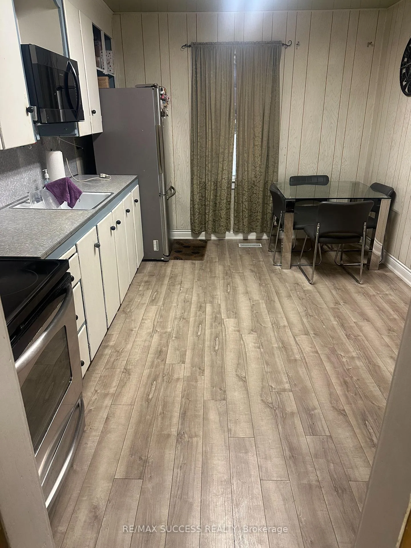 Photo 4 of 153 Barnesdale Avenue N, Hamilton, Stipley — HOMEH
