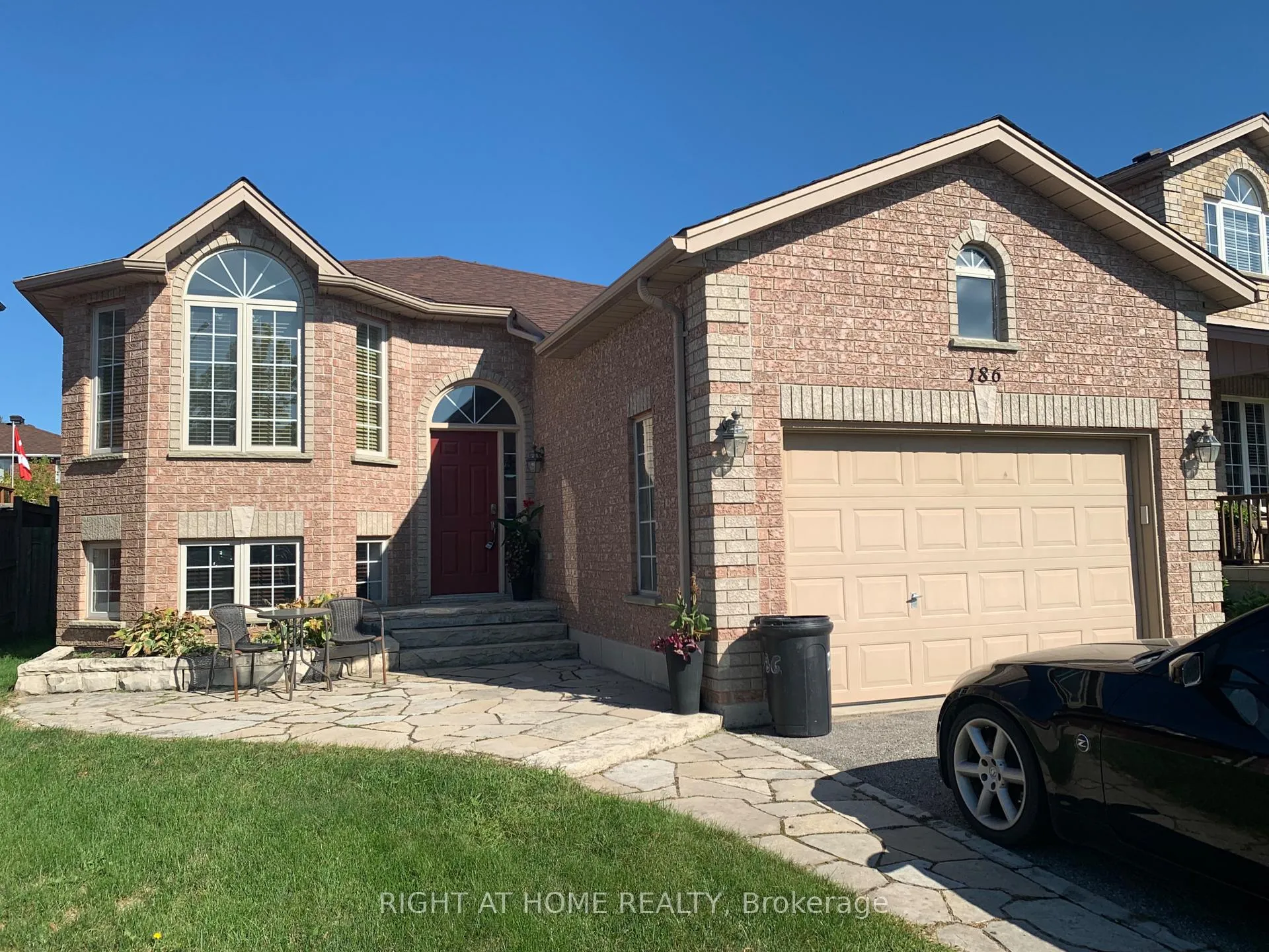 Photo 1 of 186 Pringle Drive, Barrie, Edgehill Drive — HOMEH
