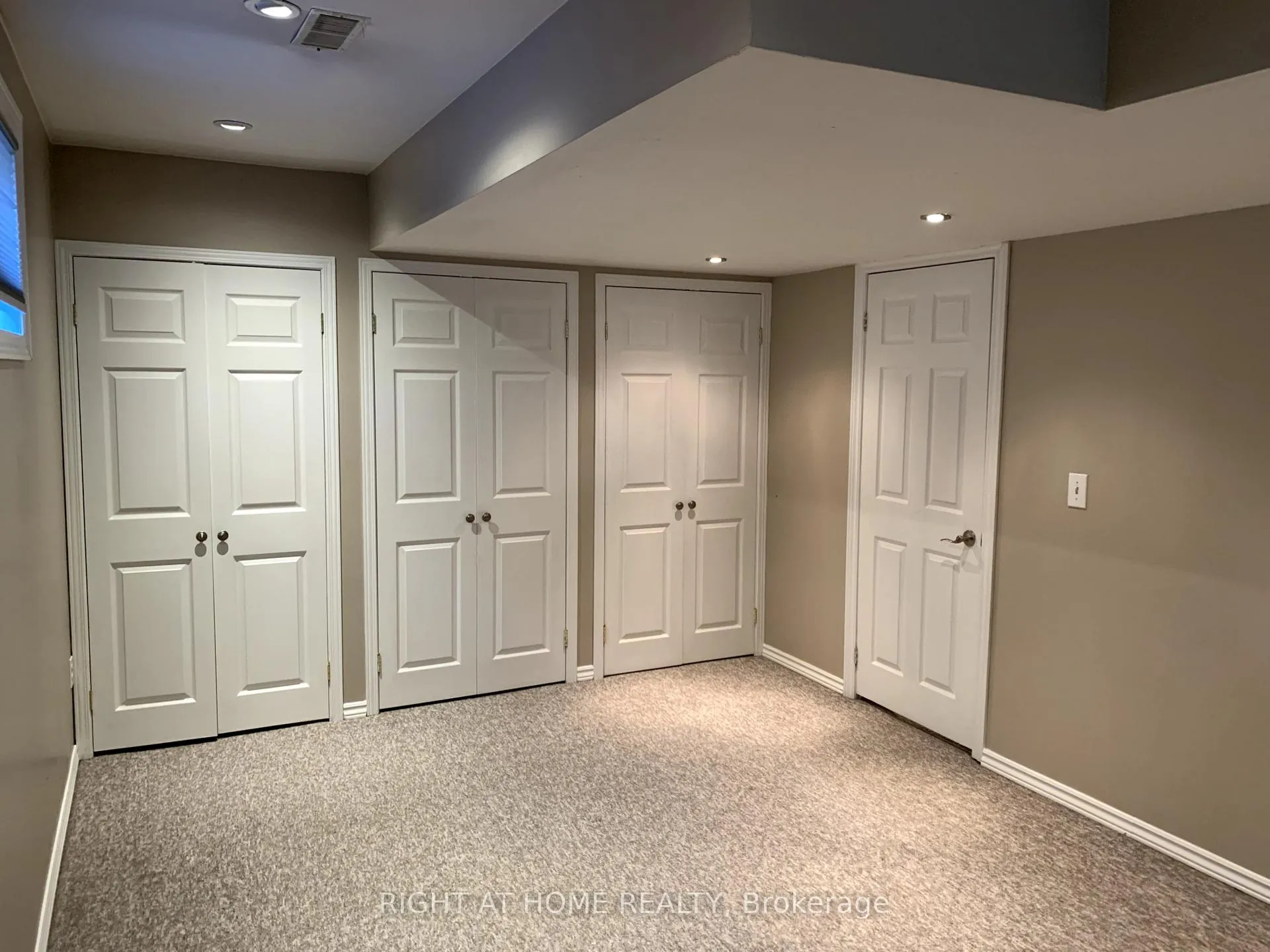 Photo 12 of 186 Pringle Drive, Barrie, Edgehill Drive — HOMEH