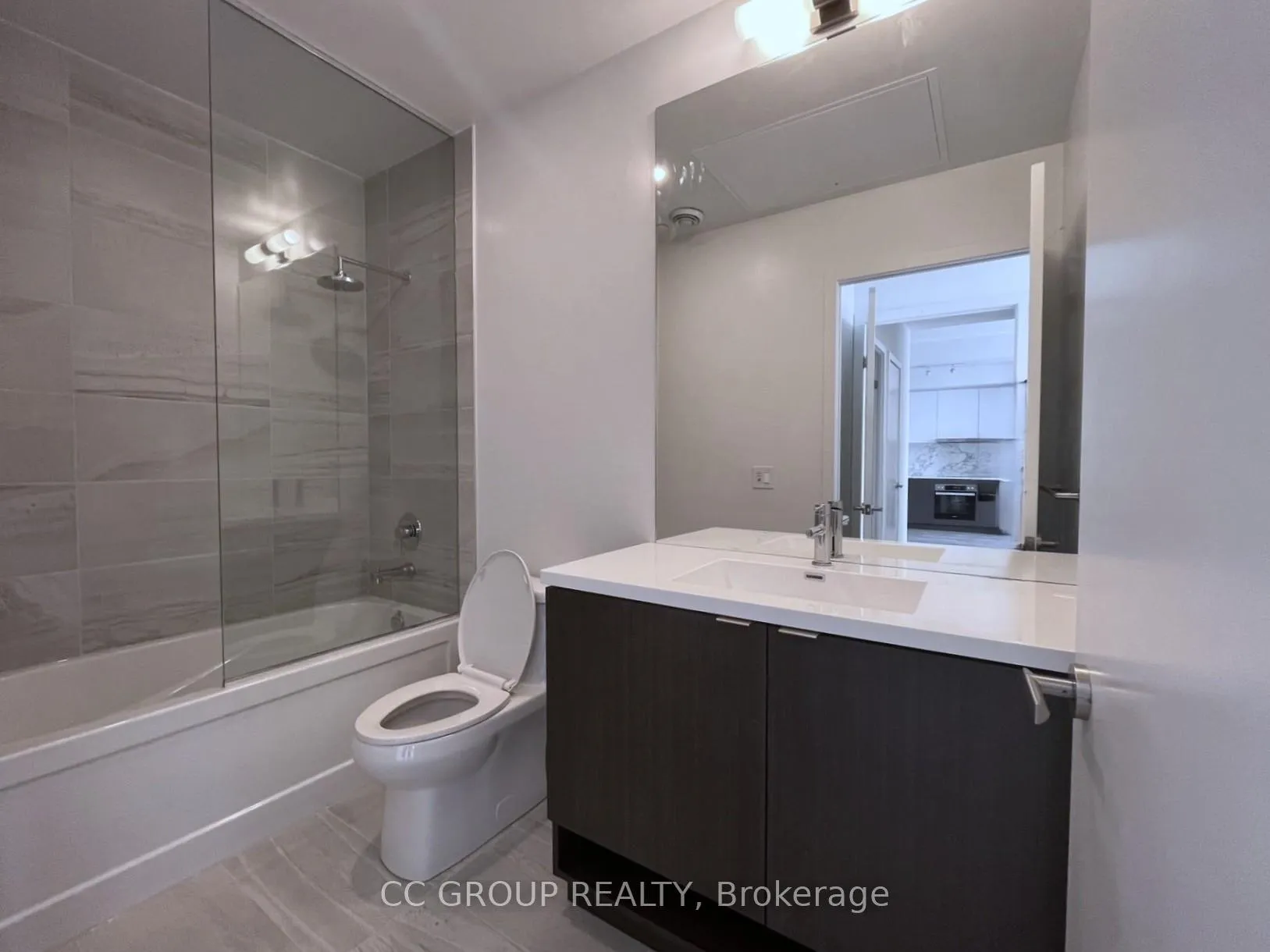 Photo 4 of Unit 7012, 55 Cooper Street, Toronto, Waterfront Communities — HOMEH