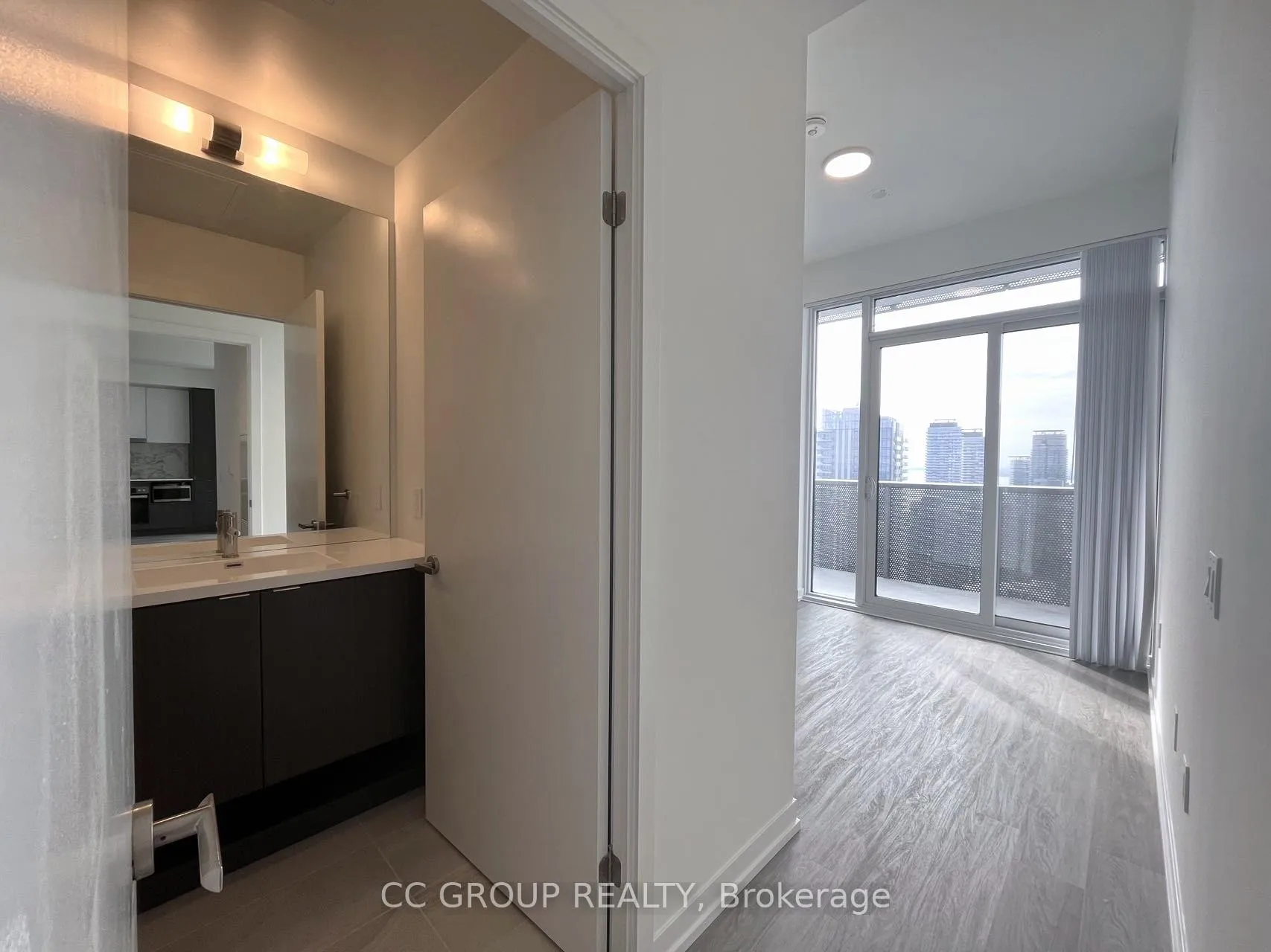 Photo 5 of Unit 7012, 55 Cooper Street, Toronto, Waterfront Communities — HOMEH