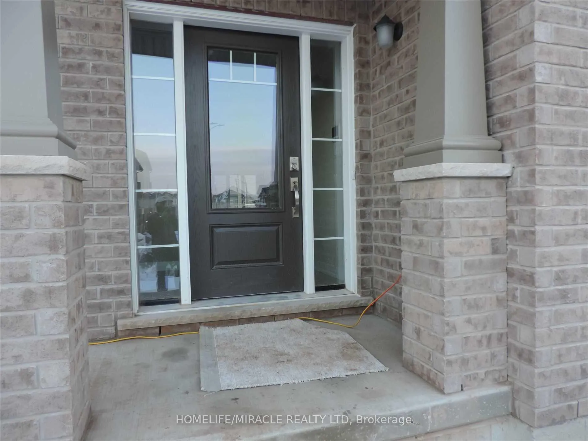 Front of 4266 Shuttleworth Drive