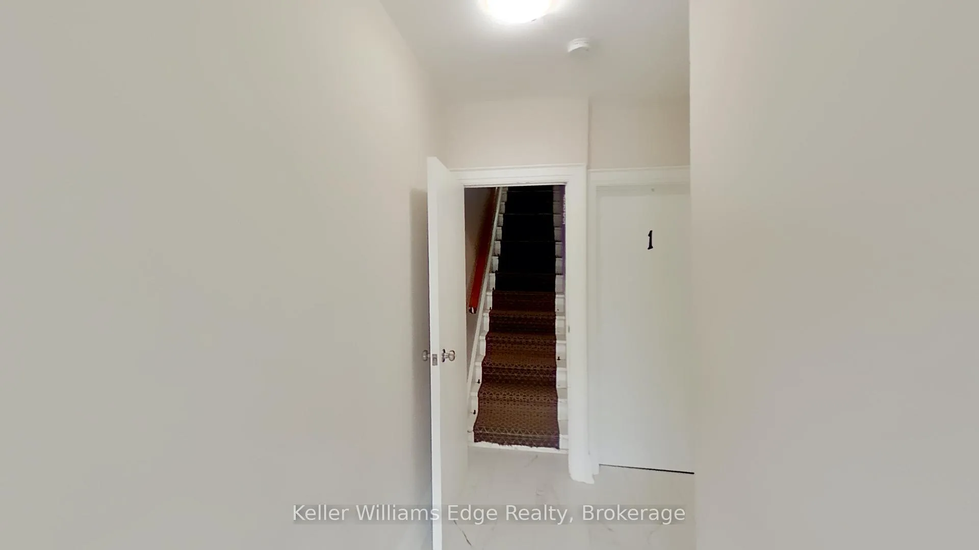 Photo 2 of Unit 2, 104 Rosslyn Avenue N, Hamilton, Crown Point — HOMEH