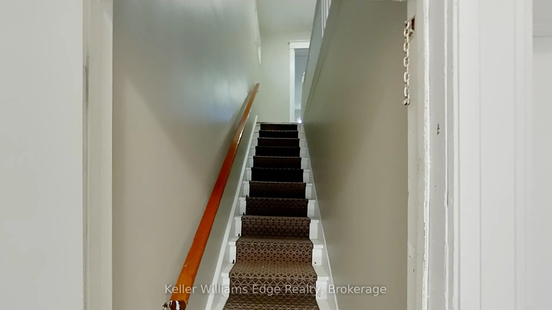 Photo 3 of Unit 2, 104 Rosslyn Avenue N, Hamilton, Crown Point — HOMEH