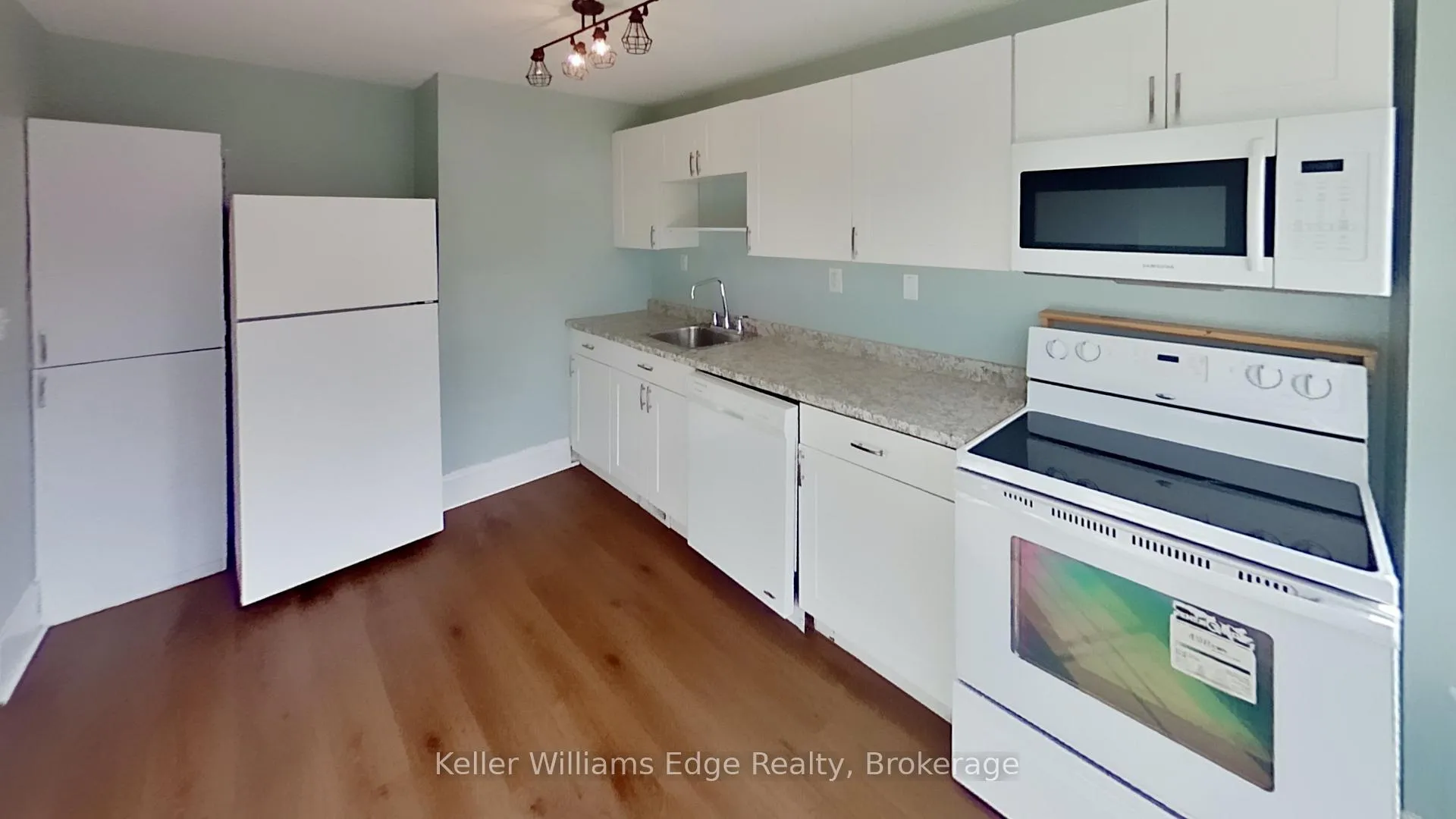 Photo 13 of Unit 2, 104 Rosslyn Avenue N, Hamilton, Crown Point — HOMEH