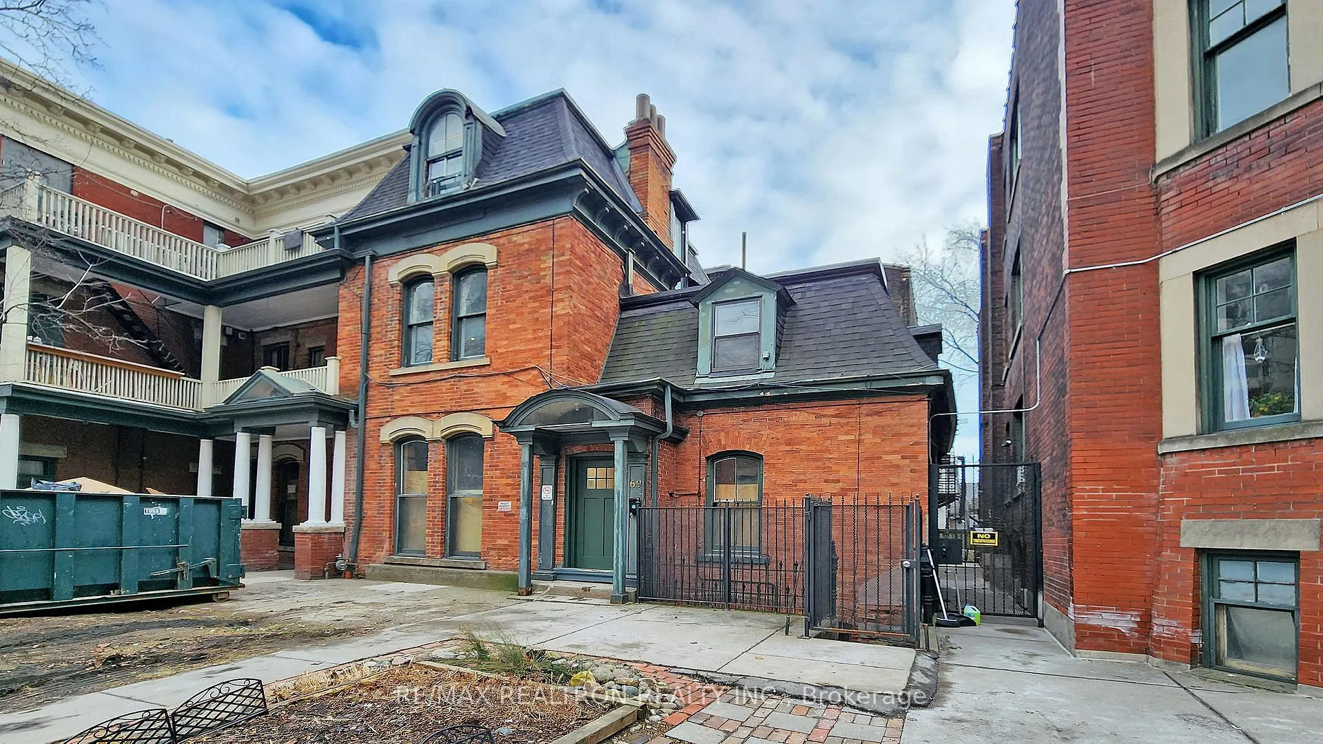Photo 1 of 69 Gloucester Street, Toronto, Church-Yonge Corridor — HOMEH