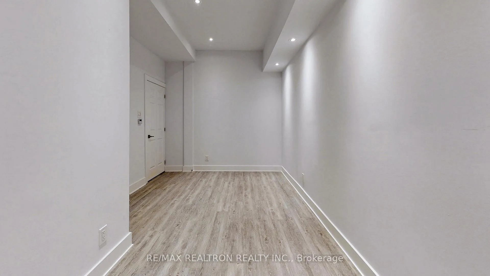 Photo 10 of 69 Gloucester Street, Toronto, Church-Yonge Corridor — HOMEH