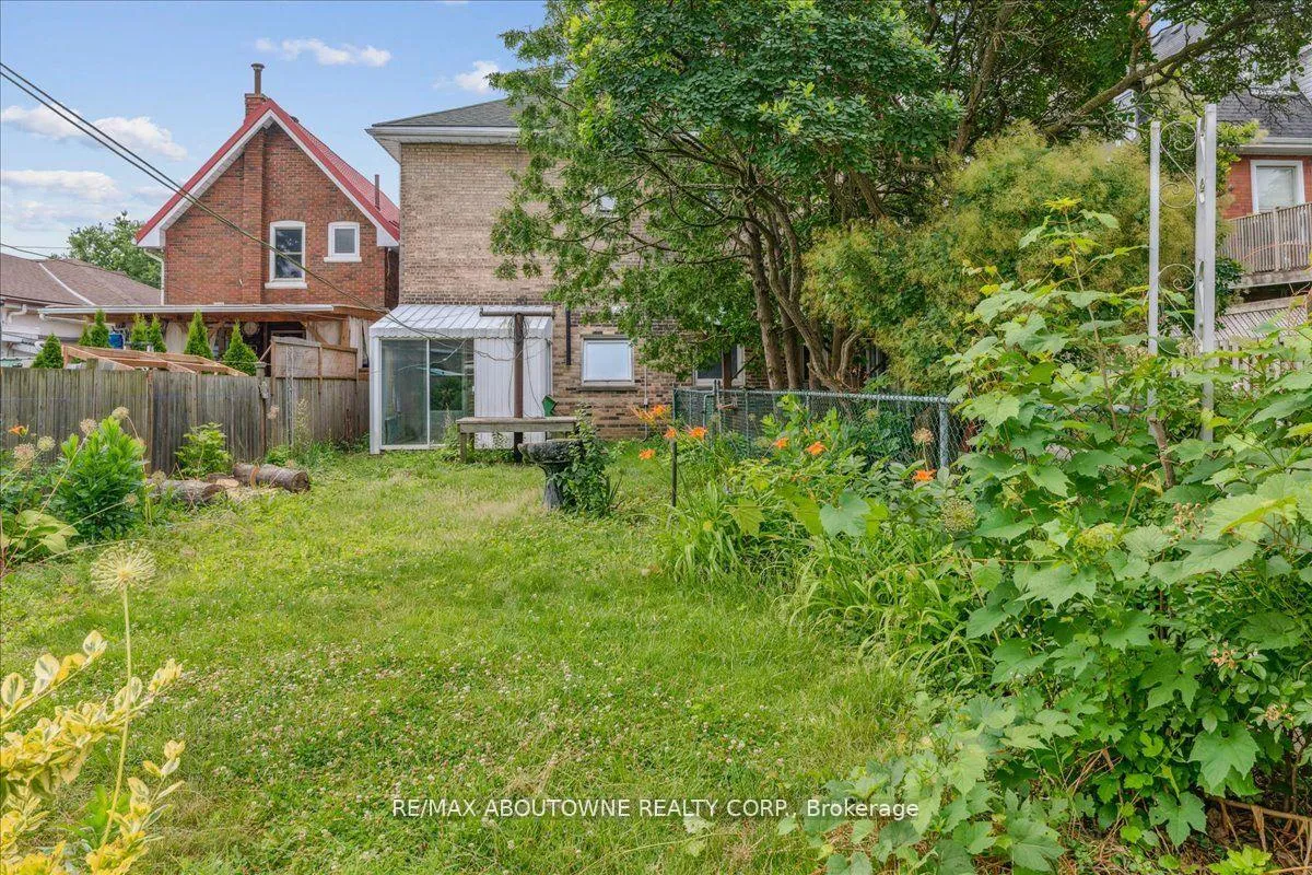 Photo 35 of 32 Arthur Street, Brant, Brantford Twp — HOMEH