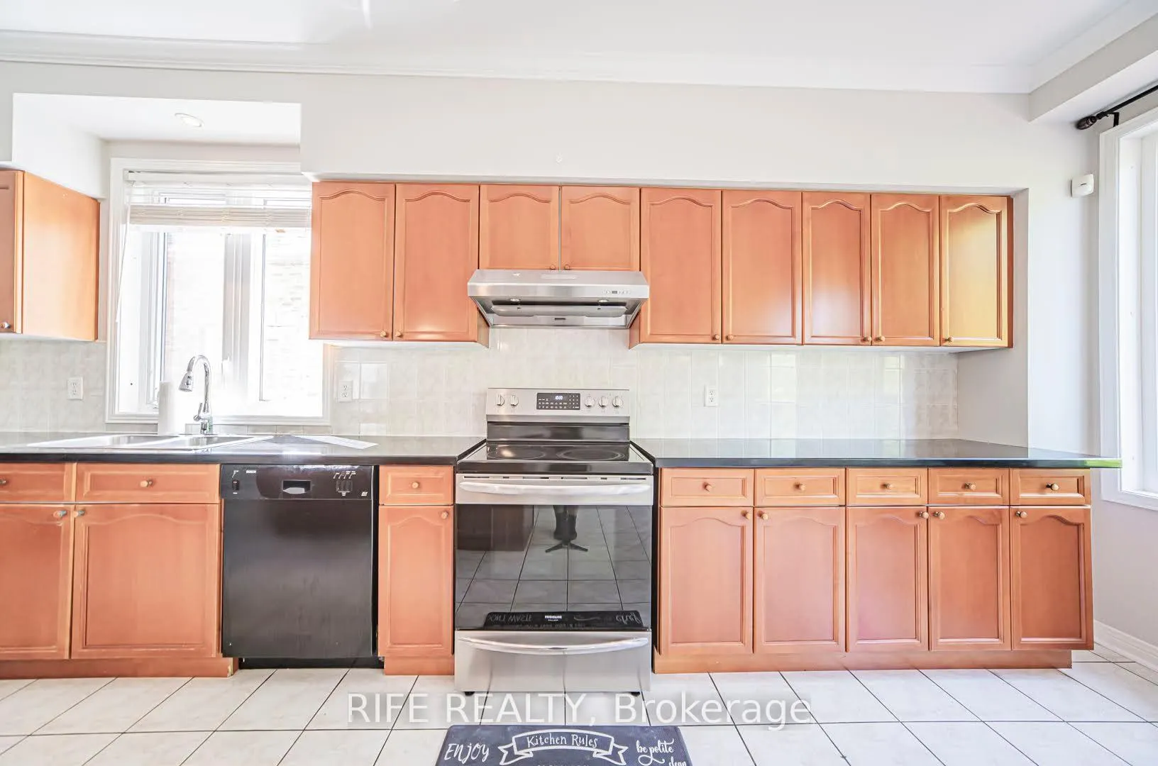 Photo 26 of 37 Burndenford Crescent, Markham, Markville — HOMEH