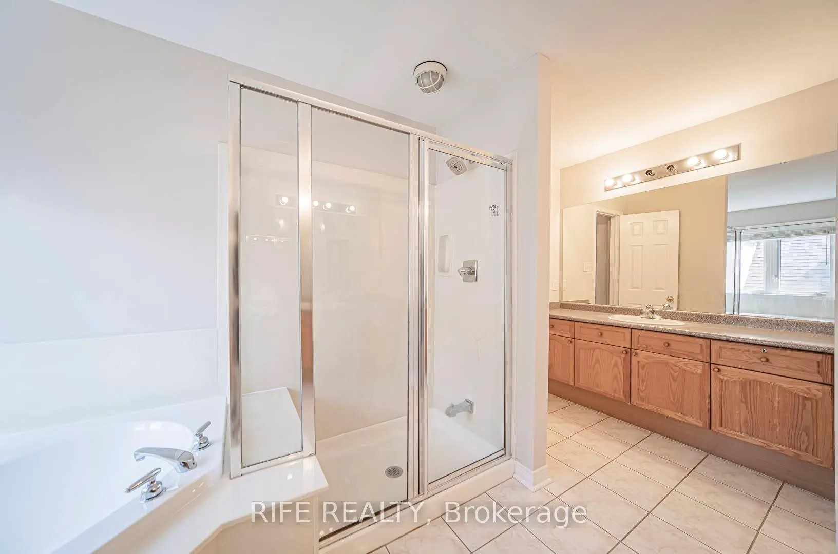 Photo 41 of 37 Burndenford Crescent, Markham, Markville — HOMEH