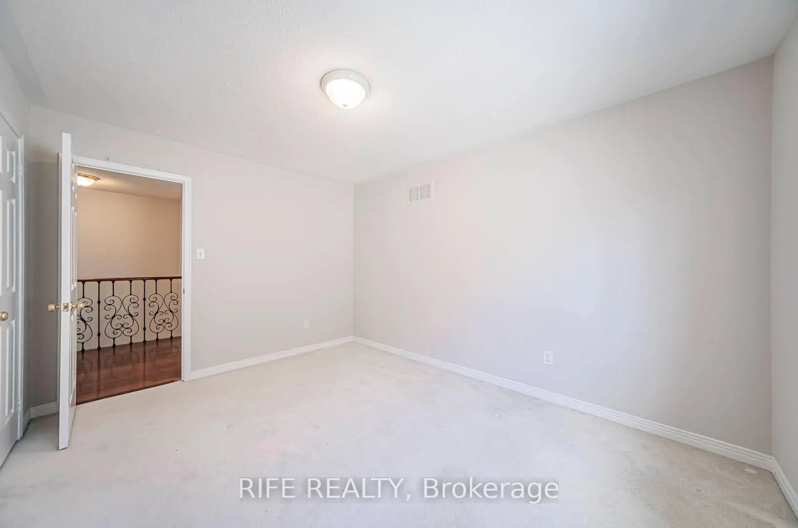 Photo 43 of 37 Burndenford Crescent, Markham, Markville — HOMEH
