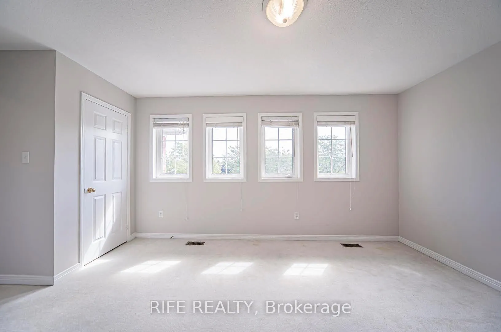 Photo 49 of 37 Burndenford Crescent, Markham, Markville — HOMEH