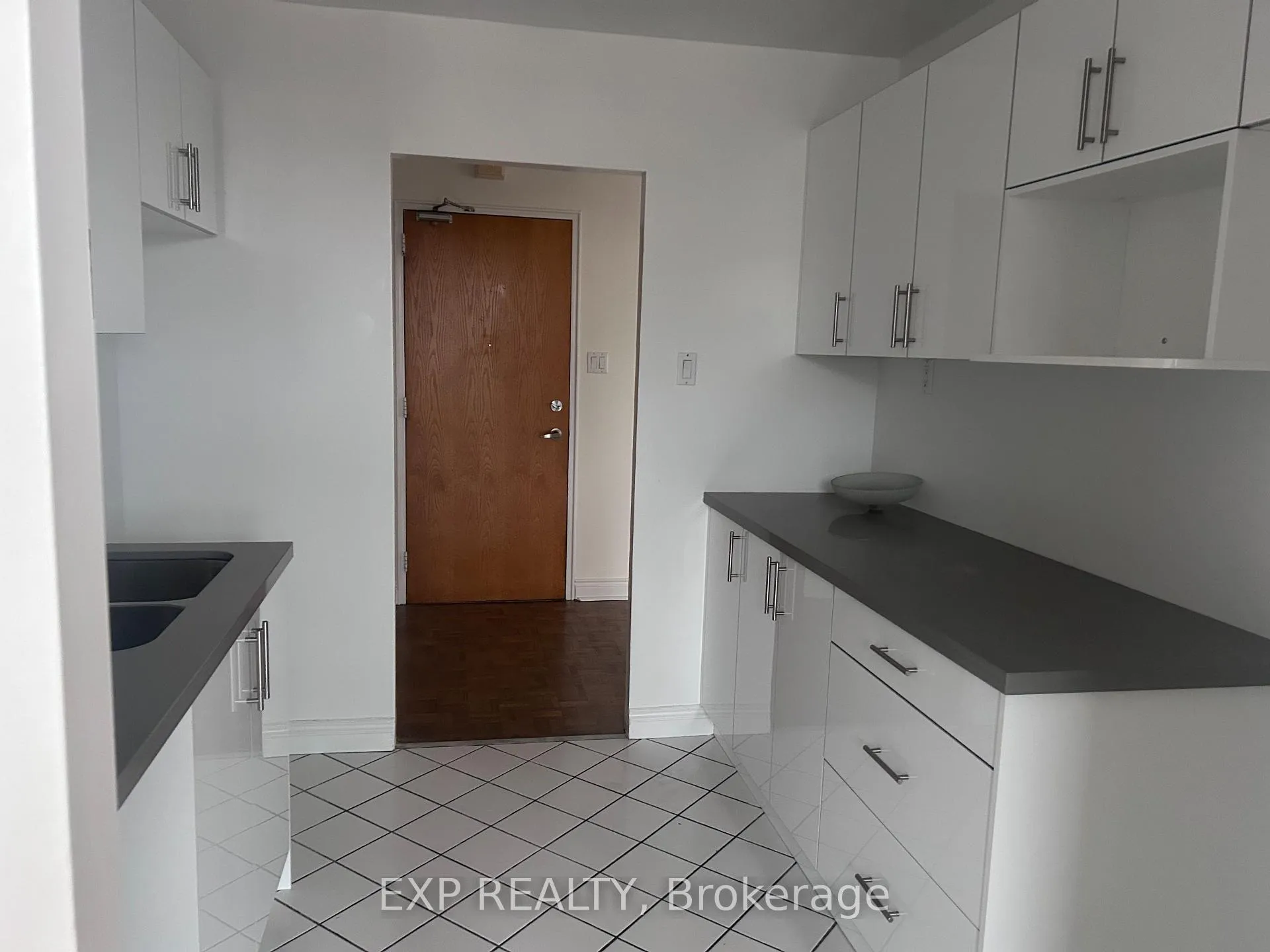Photo 6 of Unit 711, 650 Briar Hill Avenue, Toronto, Forest Hill North — HOMEH