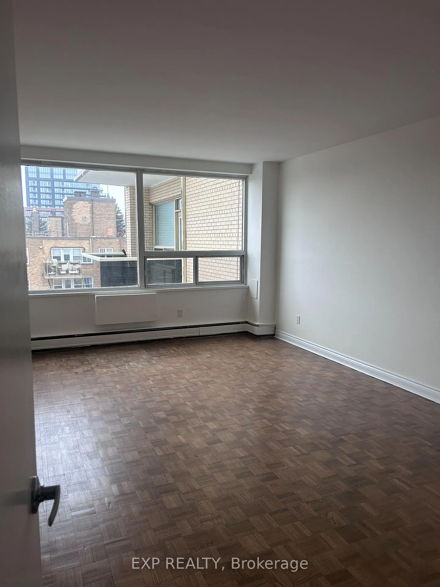 Photo 7 of Unit 711, 650 Briar Hill Avenue, Toronto, Forest Hill North — HOMEH