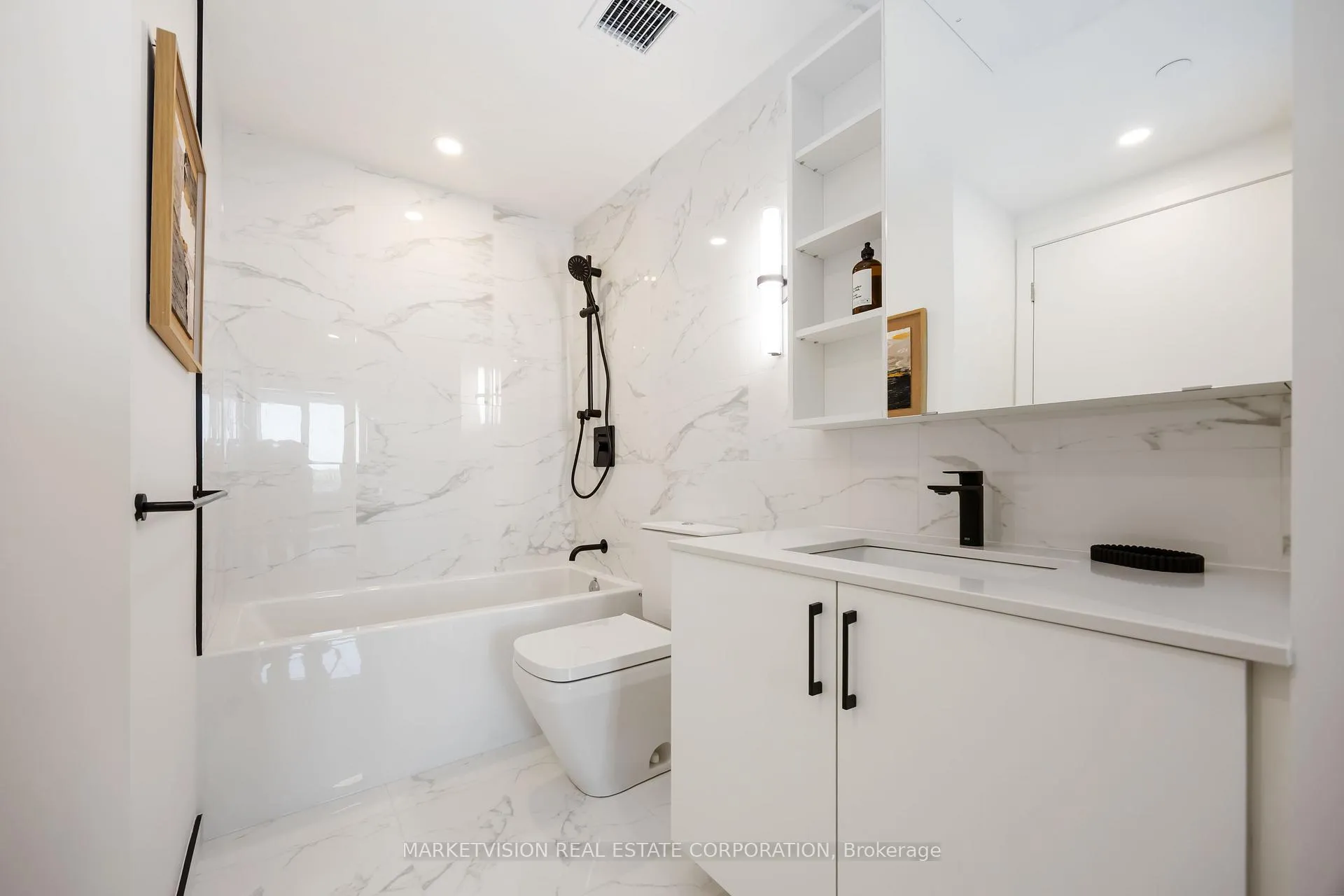 Photo 4 of Unit 716, 689 The Queensway, Etobicoke, Stonegate-Queensway — HOMEH