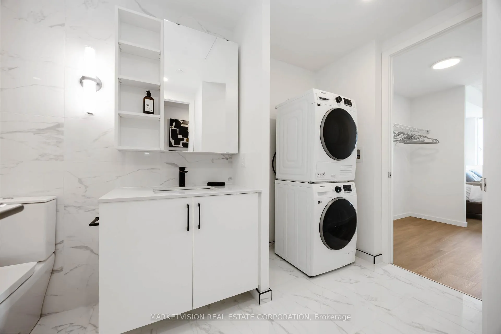 Photo 9 of Unit 716, 689 The Queensway, Etobicoke, Stonegate-Queensway — HOMEH