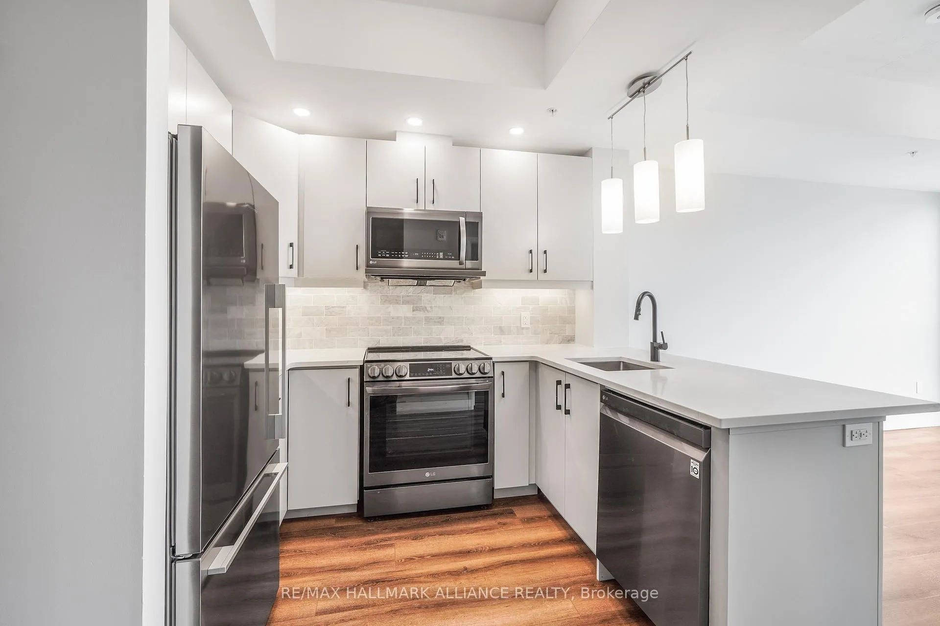 Photo 2 of Unit 604, 108 Garment Street, Kitchener — HOMEH