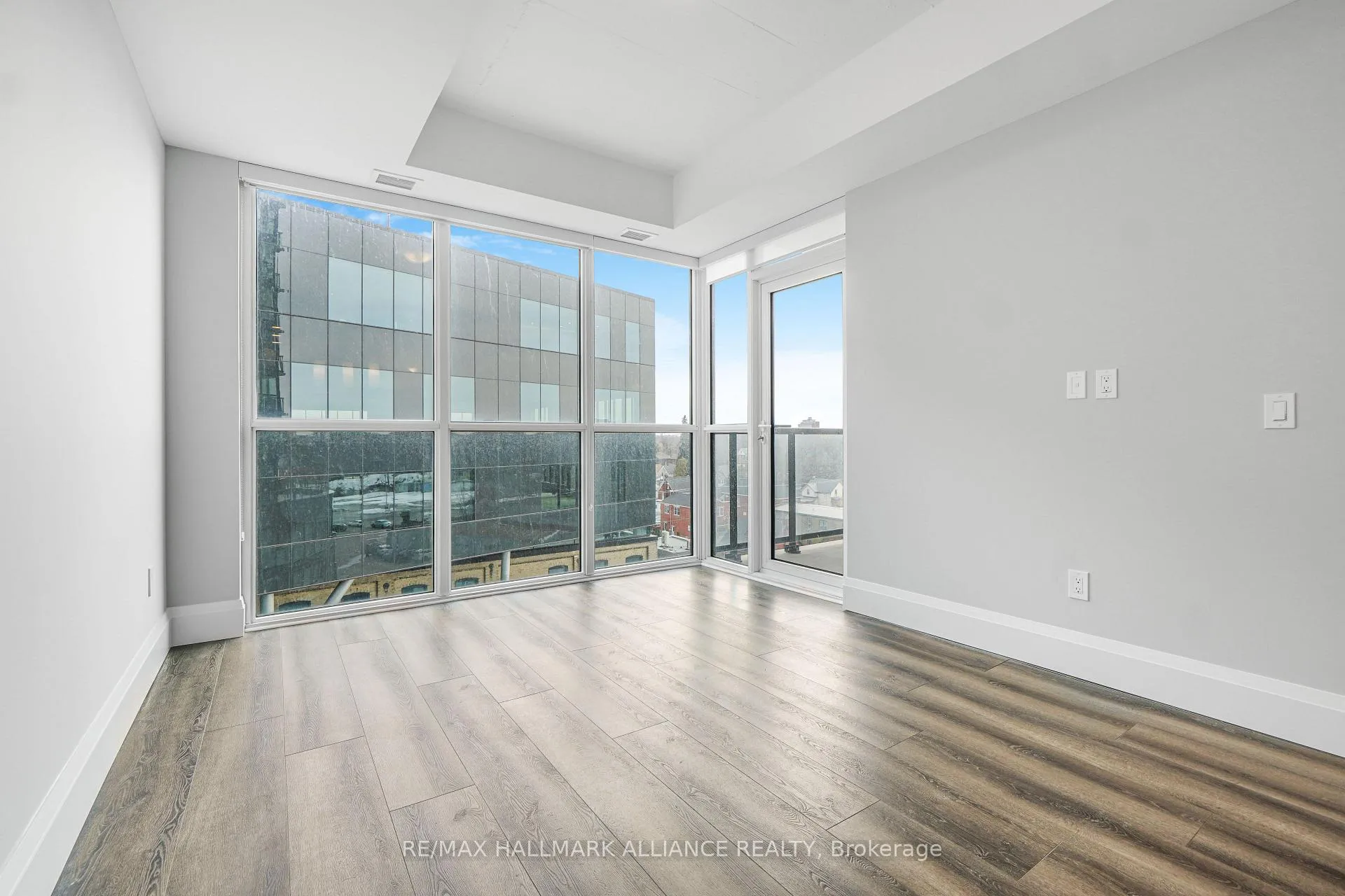 Photo 4 of Unit 604, 108 Garment Street, Kitchener — HOMEH