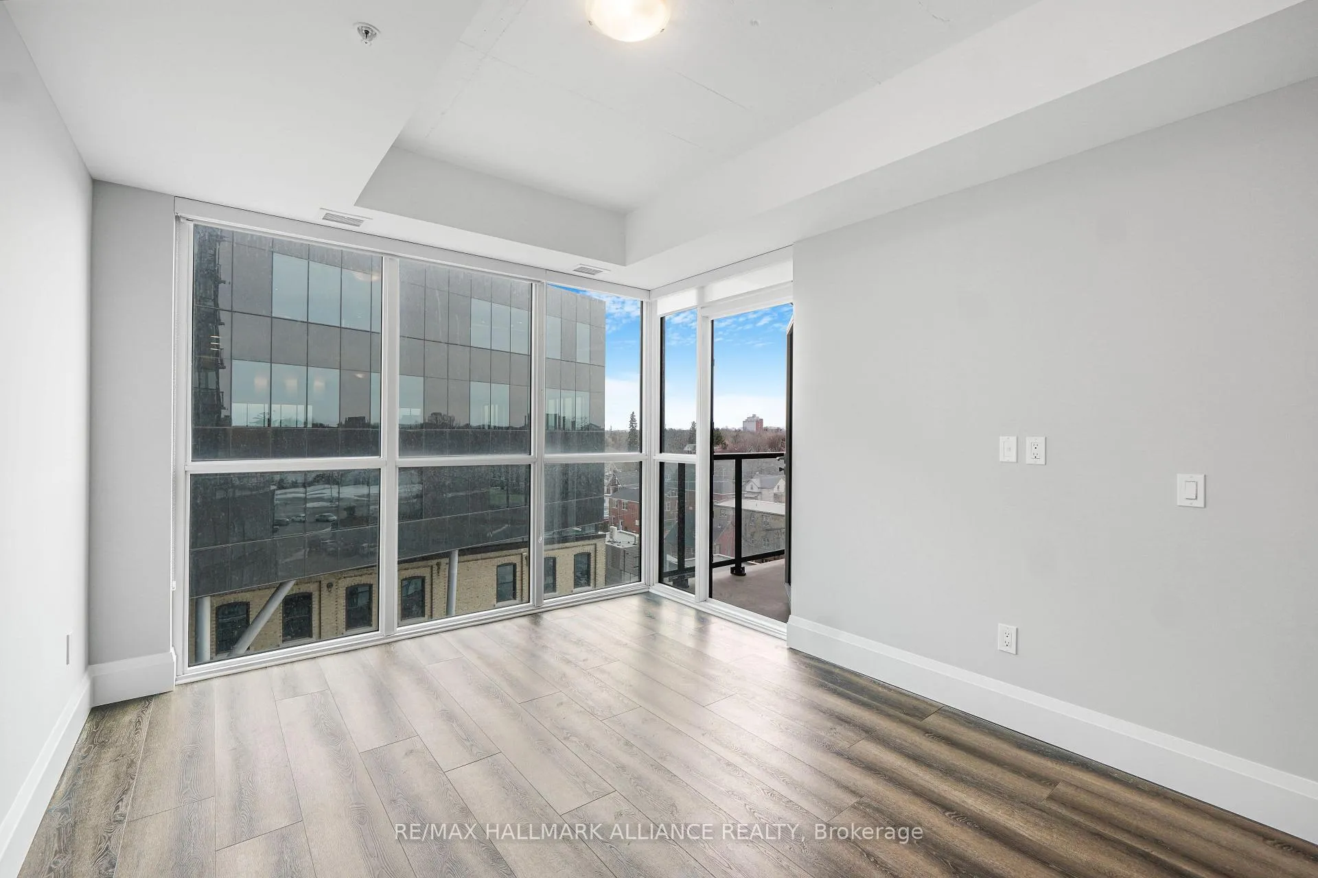 Photo 5 of Unit 604, 108 Garment Street, Kitchener — HOMEH