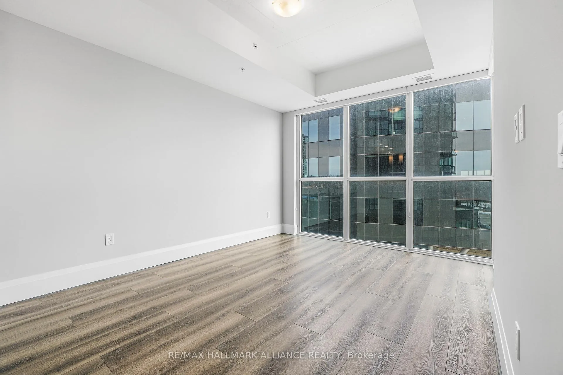Photo 6 of Unit 604, 108 Garment Street, Kitchener — HOMEH