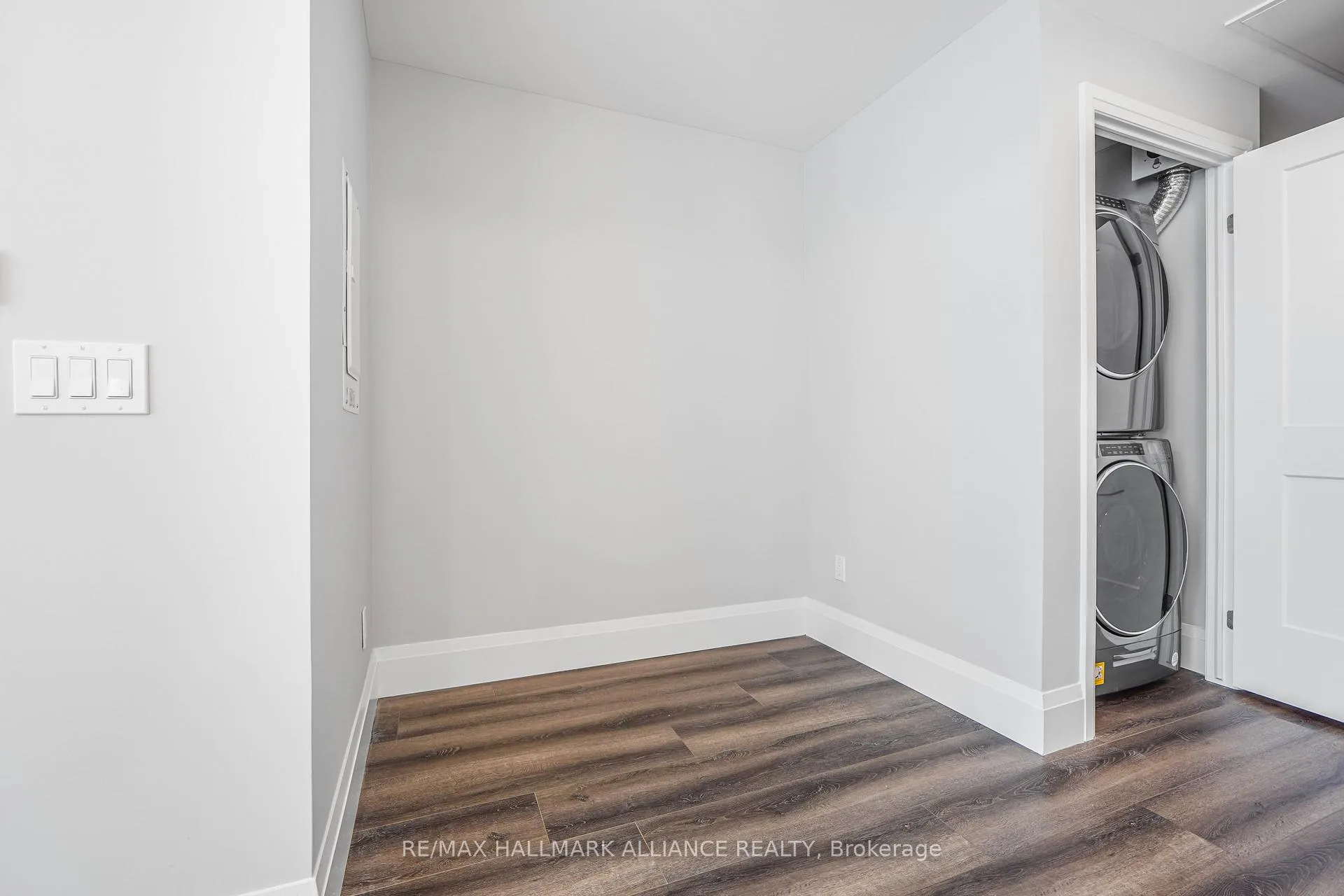 Photo 8 of Unit 604, 108 Garment Street, Kitchener — HOMEH