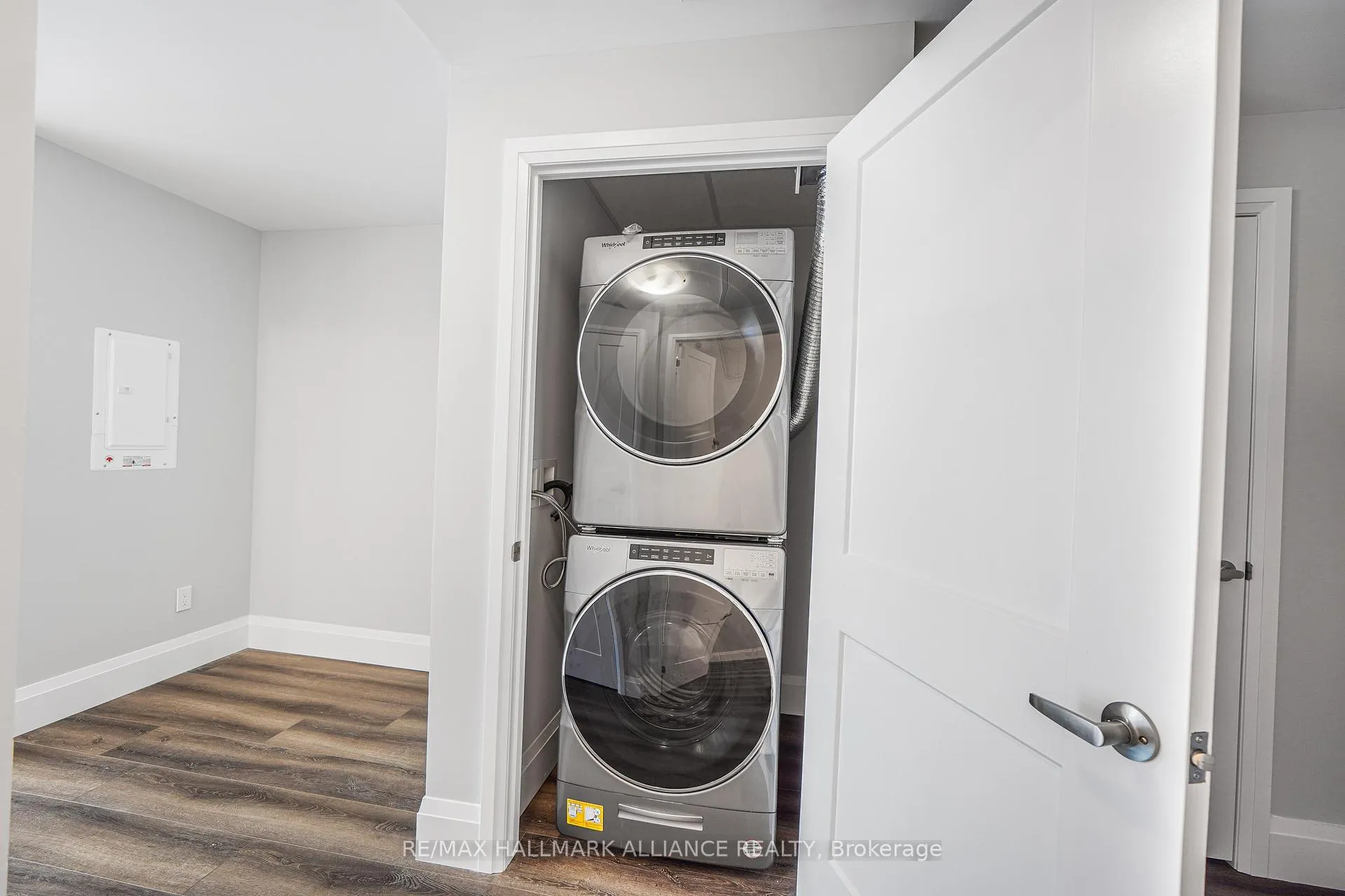 Photo 11 of Unit 604, 108 Garment Street, Kitchener — HOMEH