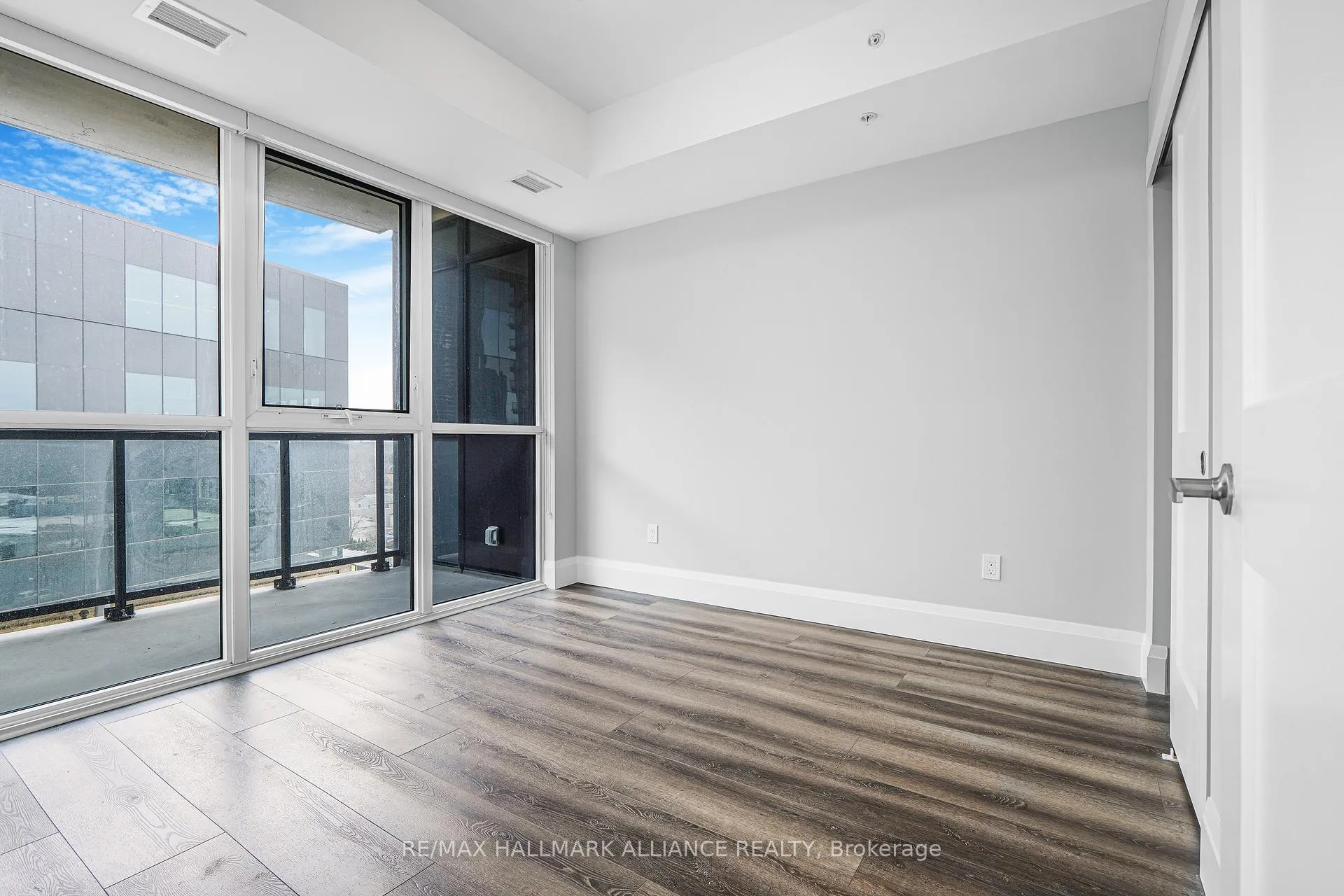 Photo 13 of Unit 604, 108 Garment Street, Kitchener — HOMEH