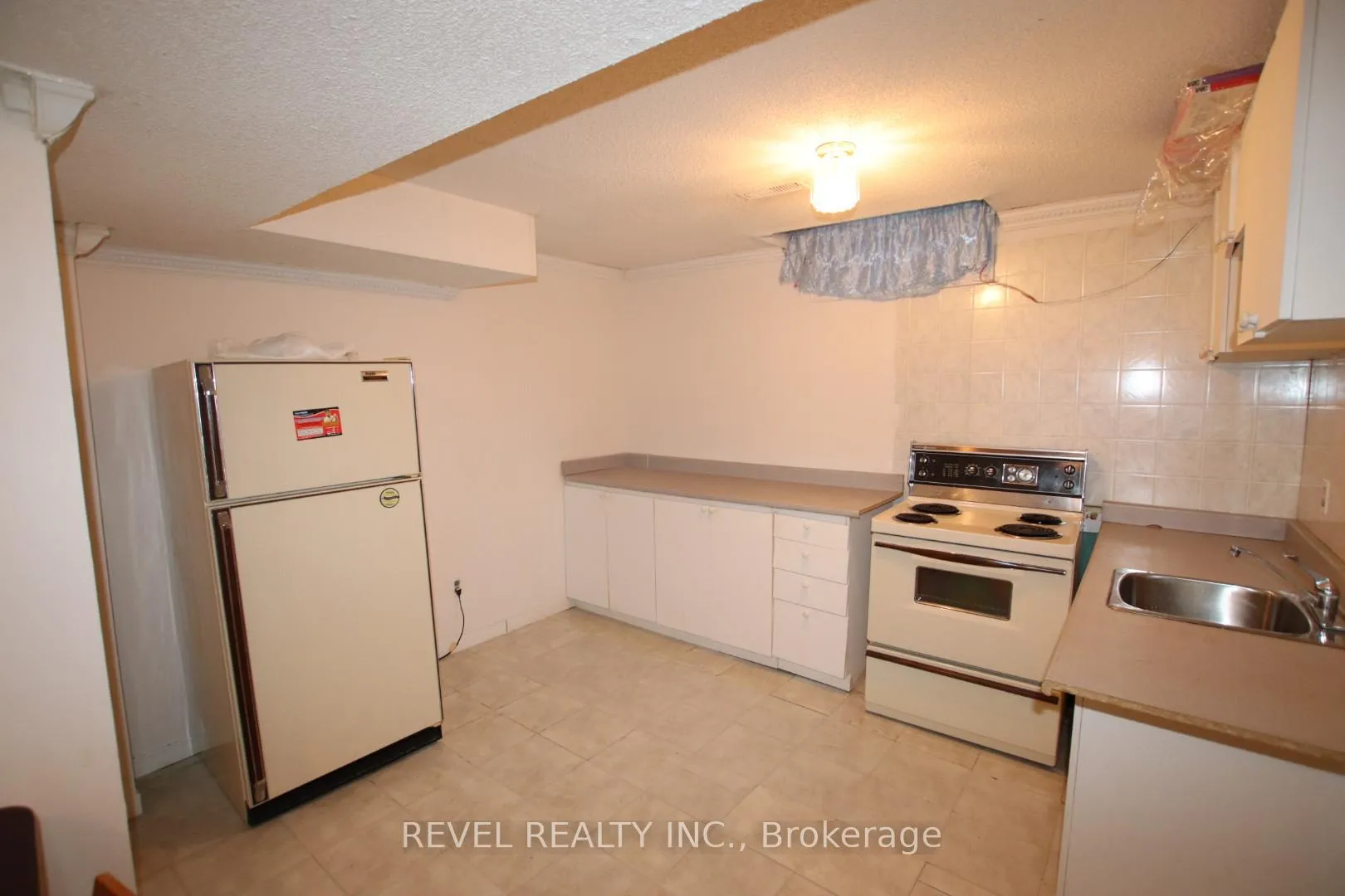 Photo 4 of Unit Bsmt, 1676 Major Oaks Road, Pickering, Brock Ridge — HOMEH