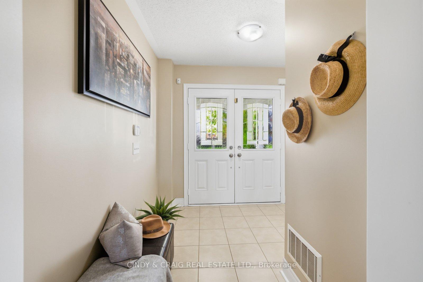 Photo 2 of 119 Dewell Crescent, Clarington, Courtice — HOMEH