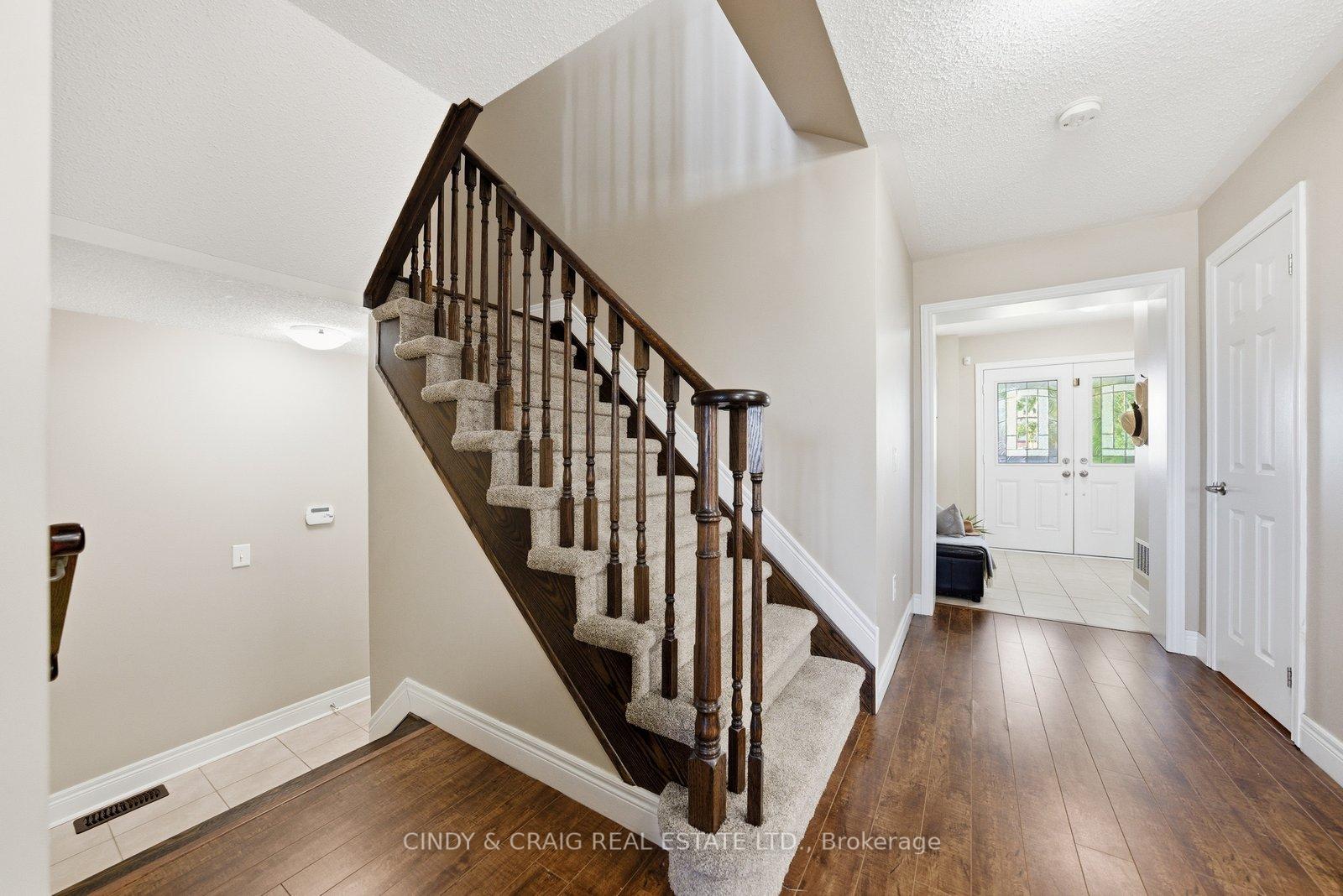 Photo 3 of 119 Dewell Crescent, Clarington, Courtice — HOMEH