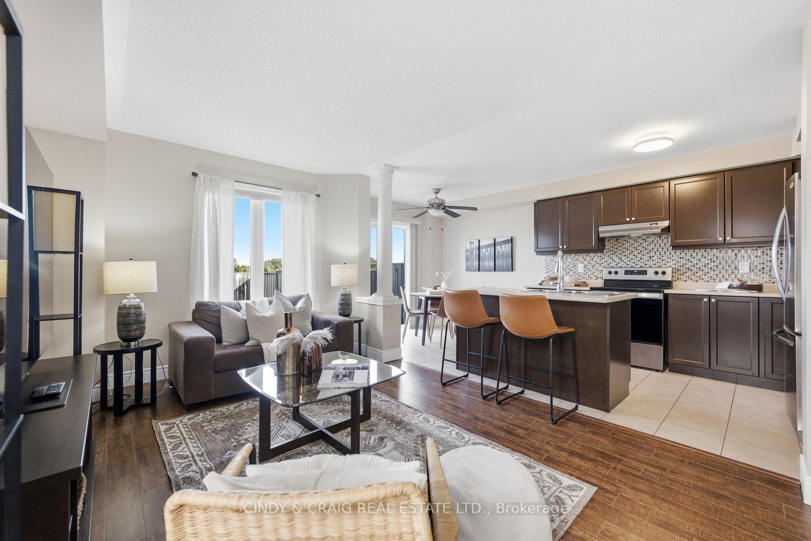 Photo 4 of 119 Dewell Crescent, Clarington, Courtice — HOMEH