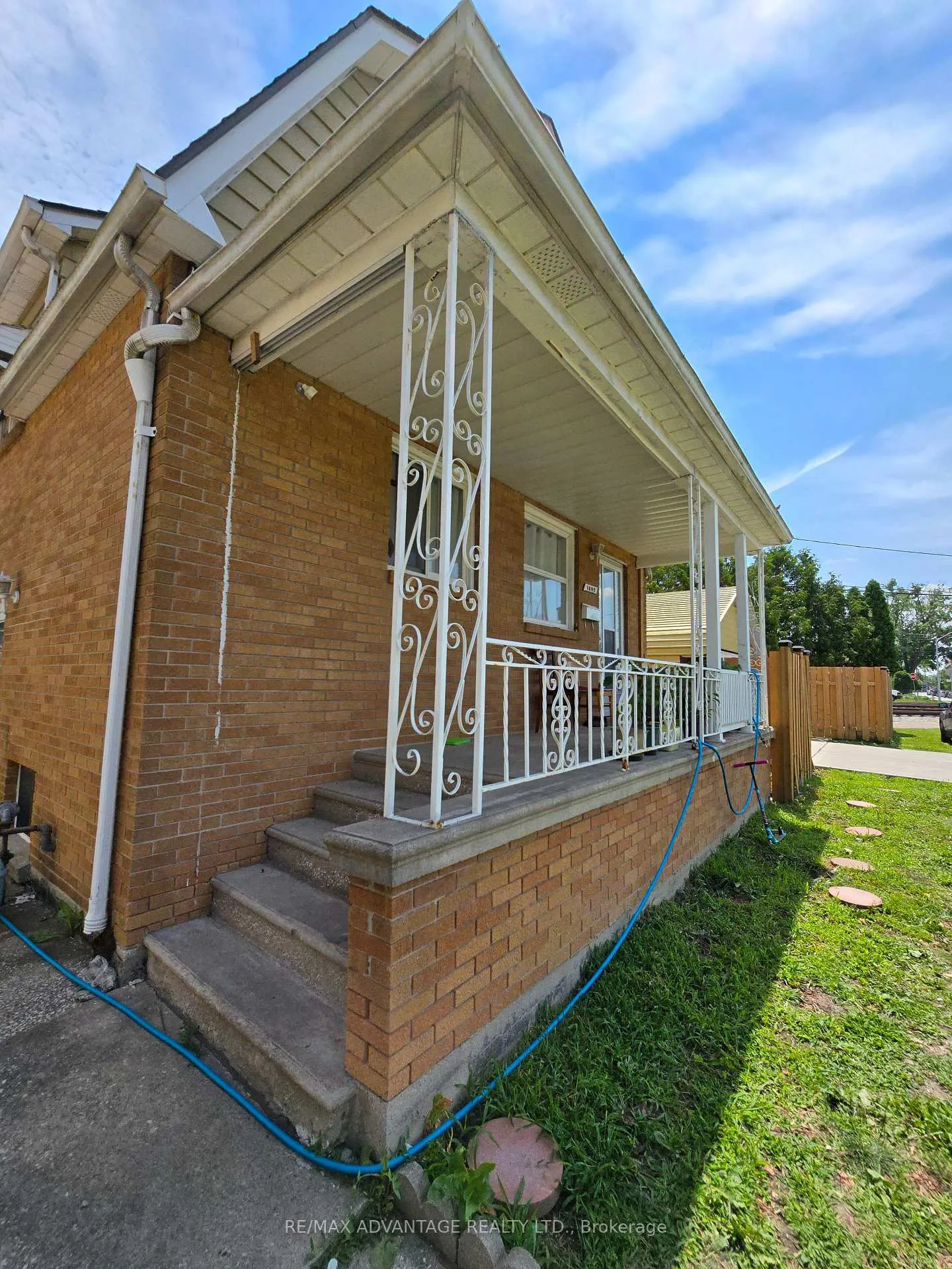 Photo 3 of 1692 Hall Avenue, Windsor — HOMEH
