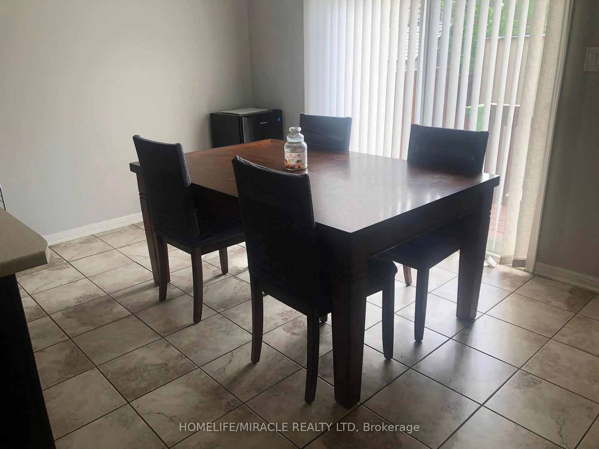 Photo 3 of 25 Seafair Crescent, Brampton, Fletcher's West — HOMEH