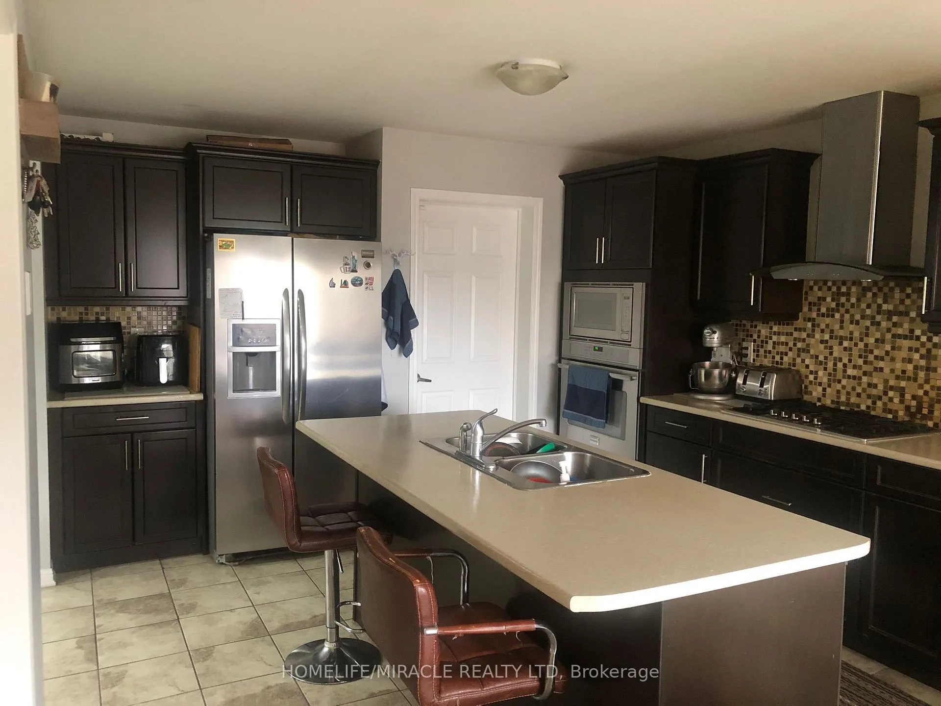 Photo 5 of 25 Seafair Crescent, Brampton, Fletcher's West — HOMEH