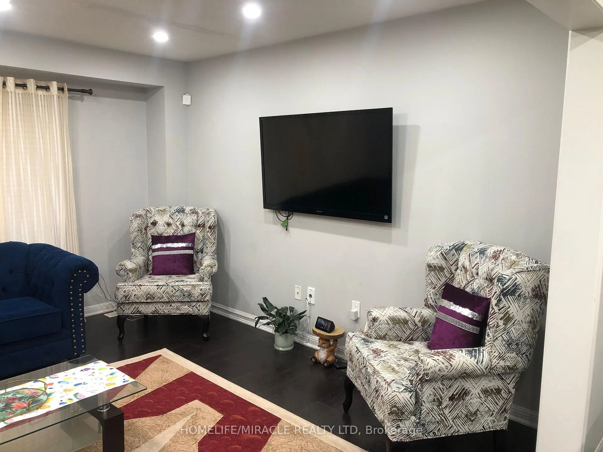 Photo 9 of 25 Seafair Crescent, Brampton, Fletcher's West — HOMEH