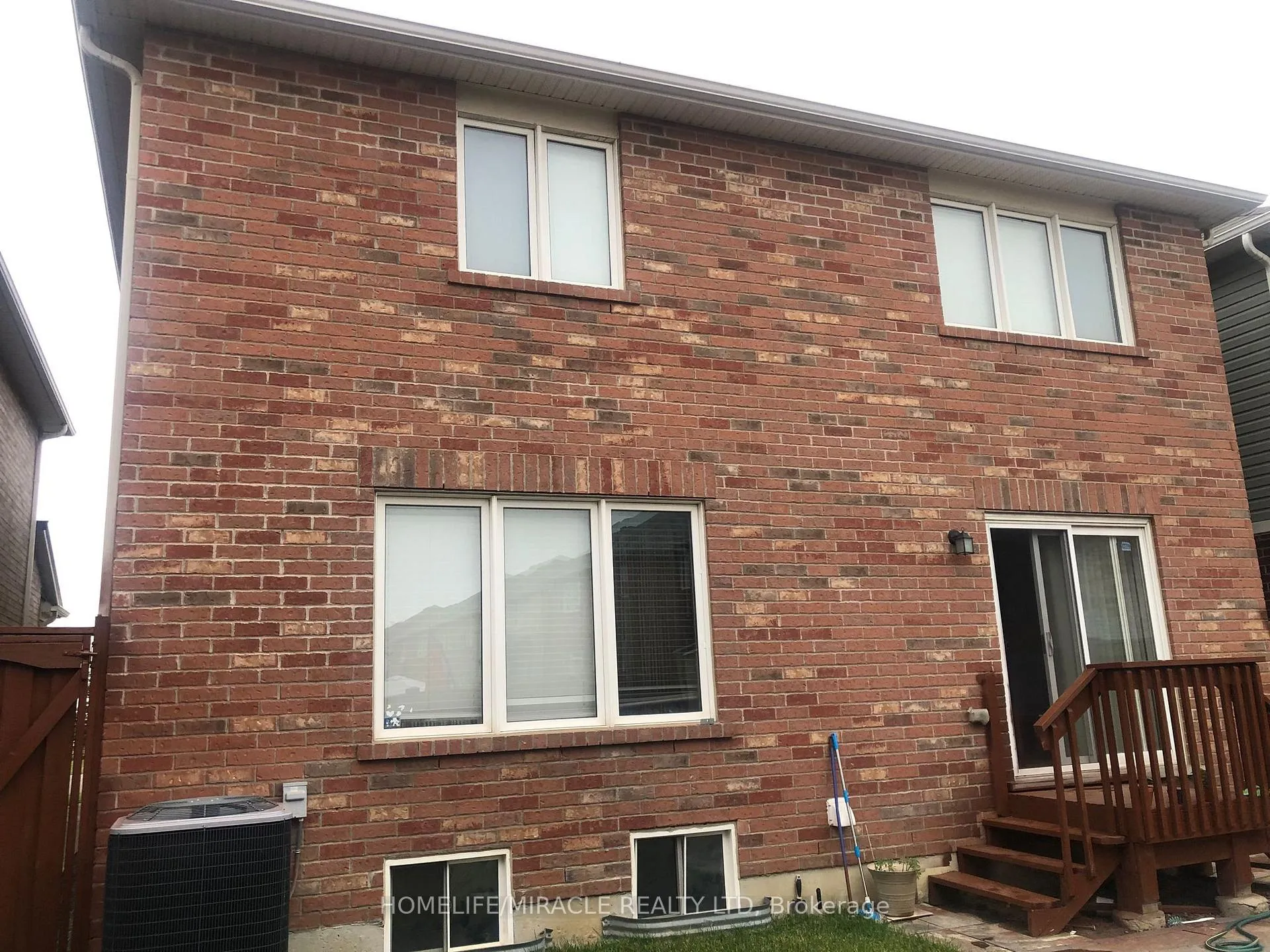 Photo 17 of 25 Seafair Crescent, Brampton, Fletcher's West — HOMEH