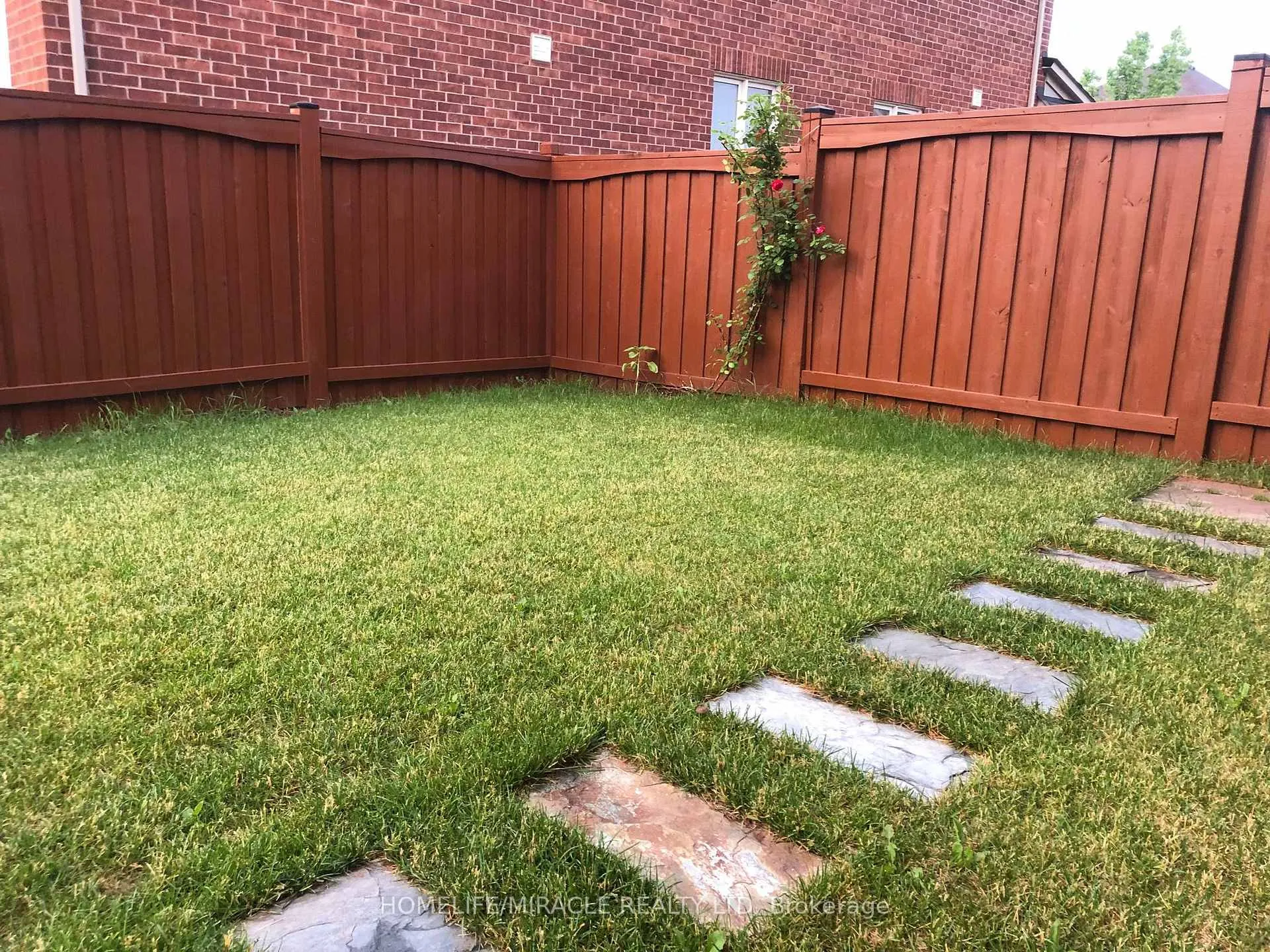 Photo 18 of 25 Seafair Crescent, Brampton, Fletcher's West — HOMEH