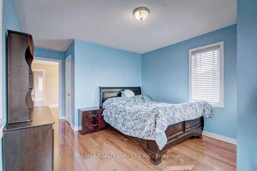Photo 13 of 19 Putnam Drive, Brampton, Fletcher's Meadow — HOMEH