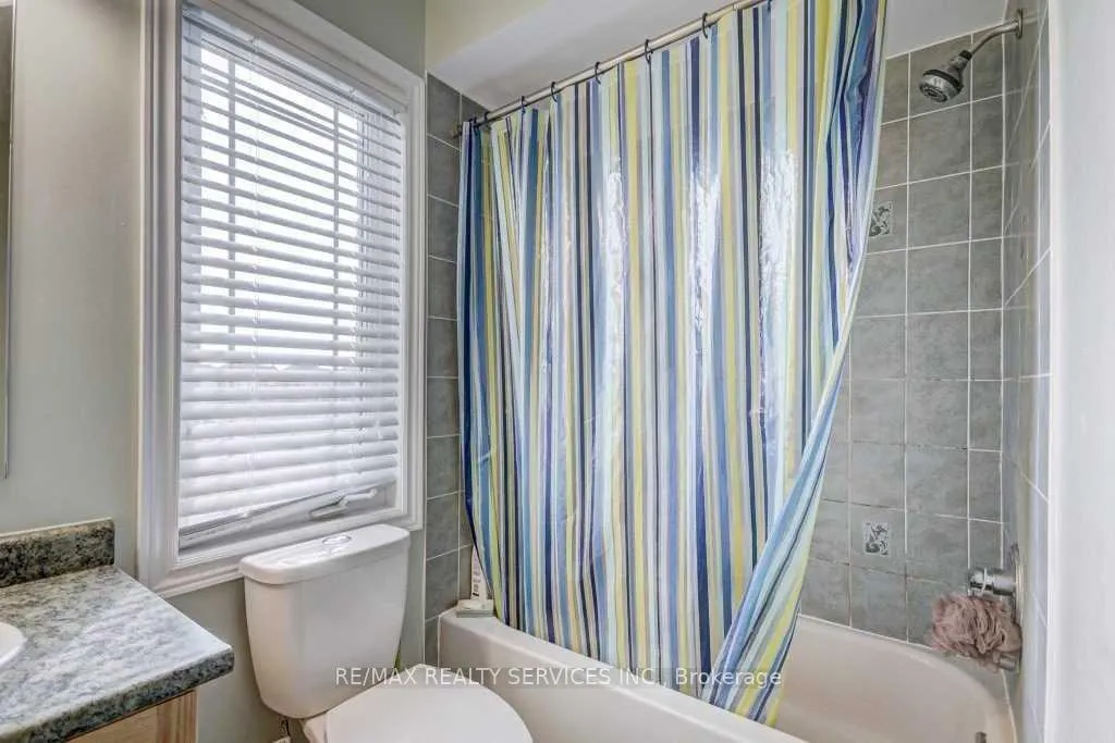 Photo 15 of 19 Putnam Drive, Brampton, Fletcher's Meadow — HOMEH