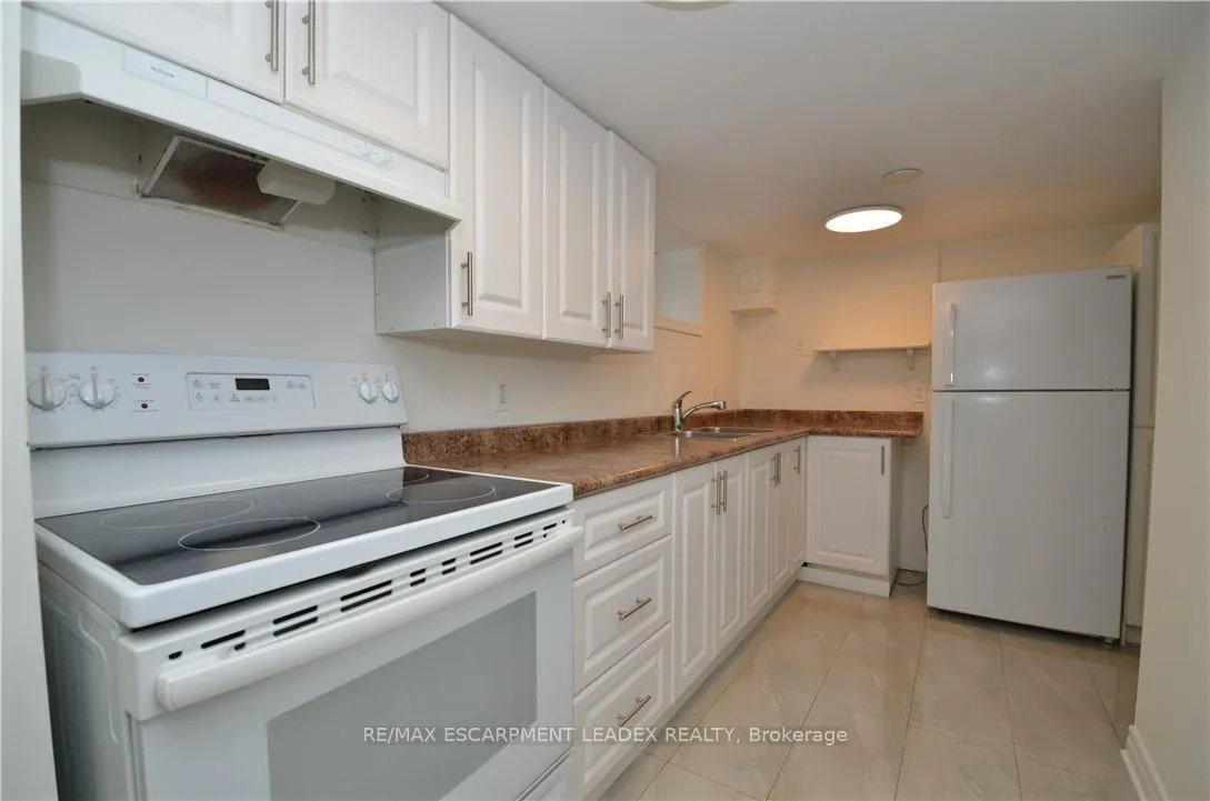 Photo 6 of Unit B, 880 Upper Sherman Avenue, Hamilton, Thorner — HOMEH